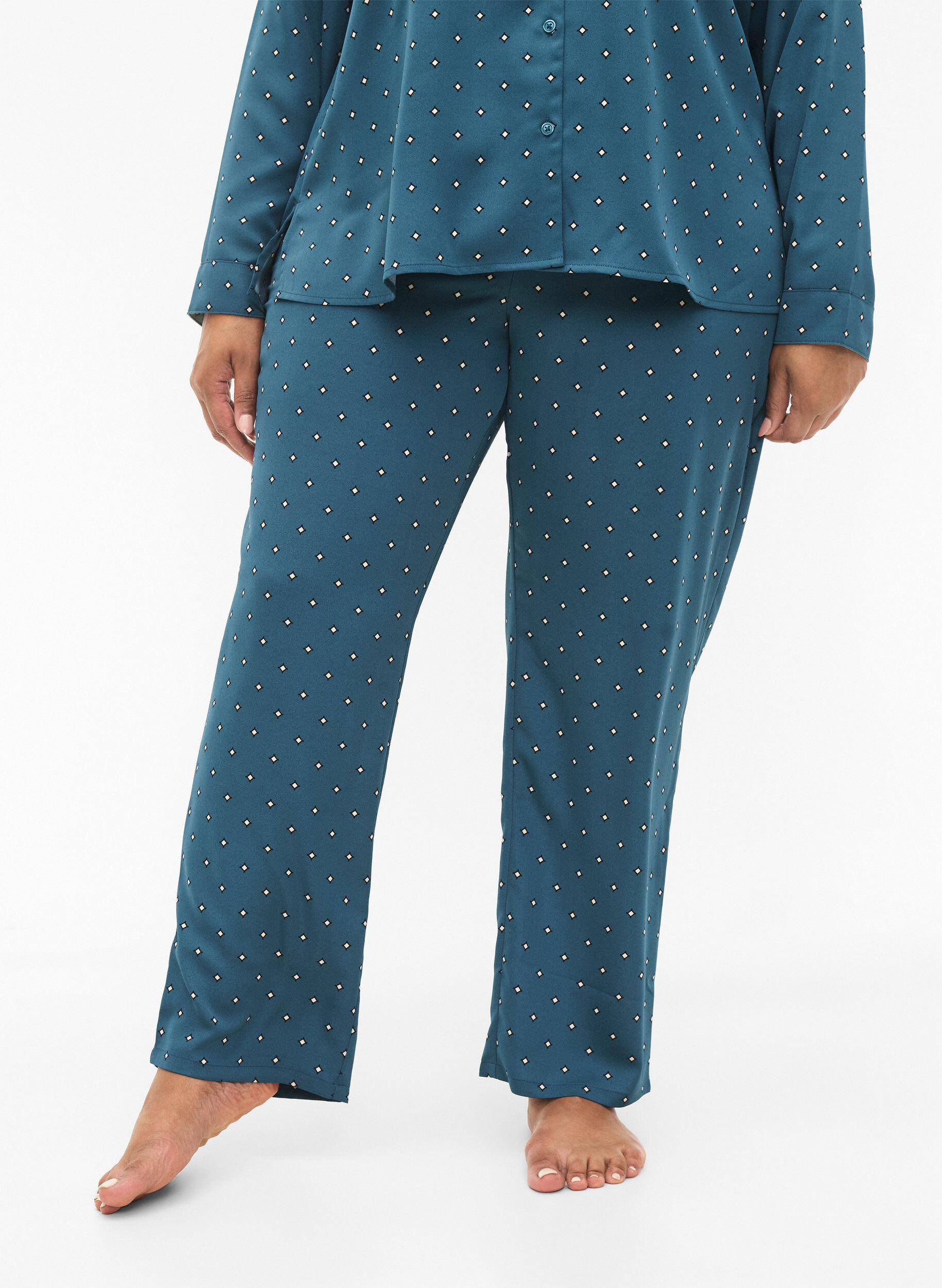 Zizzi Gedruckte Pyjamahosen, Balsam AOP, Model image number 2