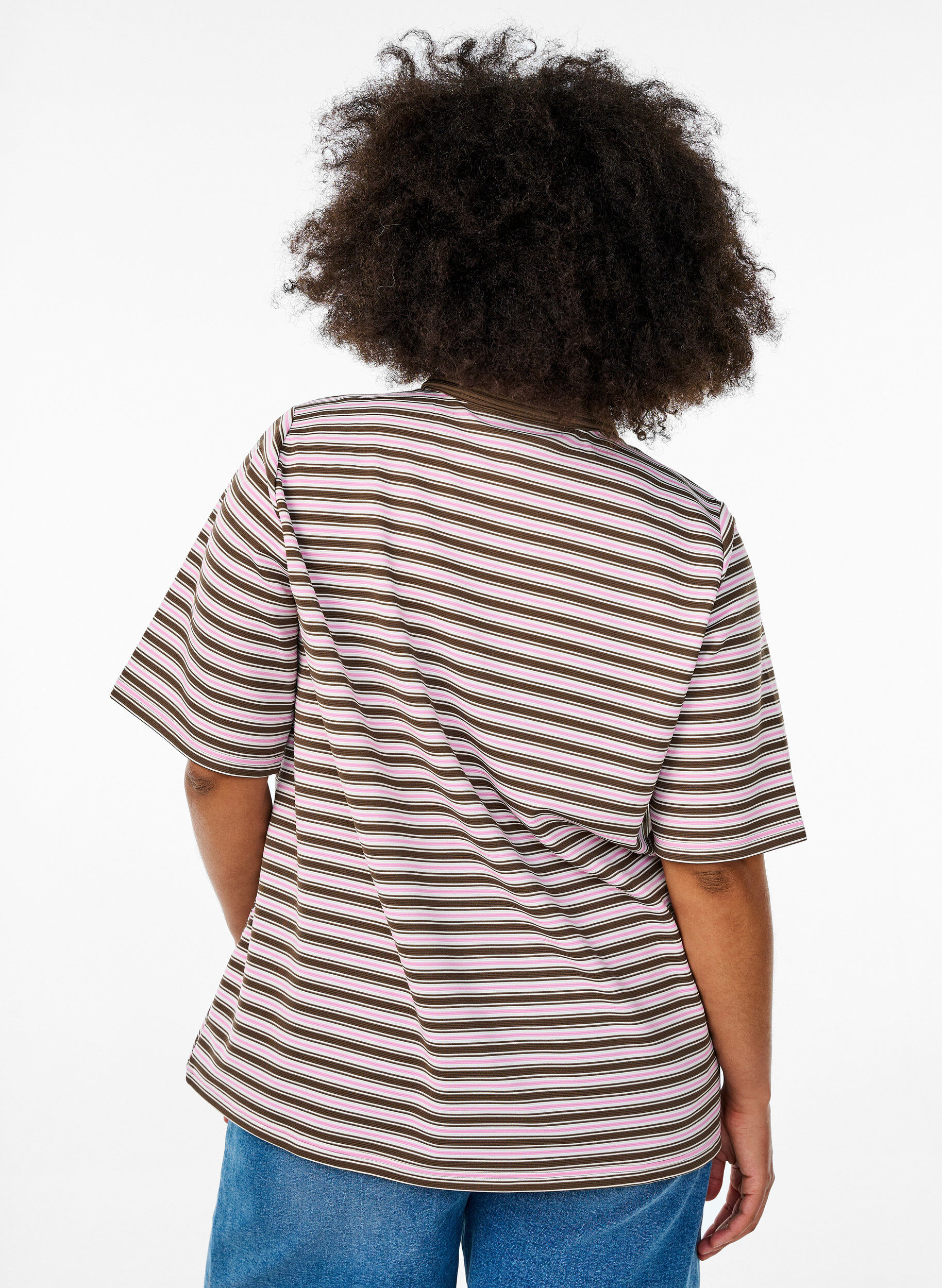 Zizzi Gestreiftes Poloshirt mit kurzen &Auml;rmeln und Kn&ouml;pfen, Braun, Model image number 2