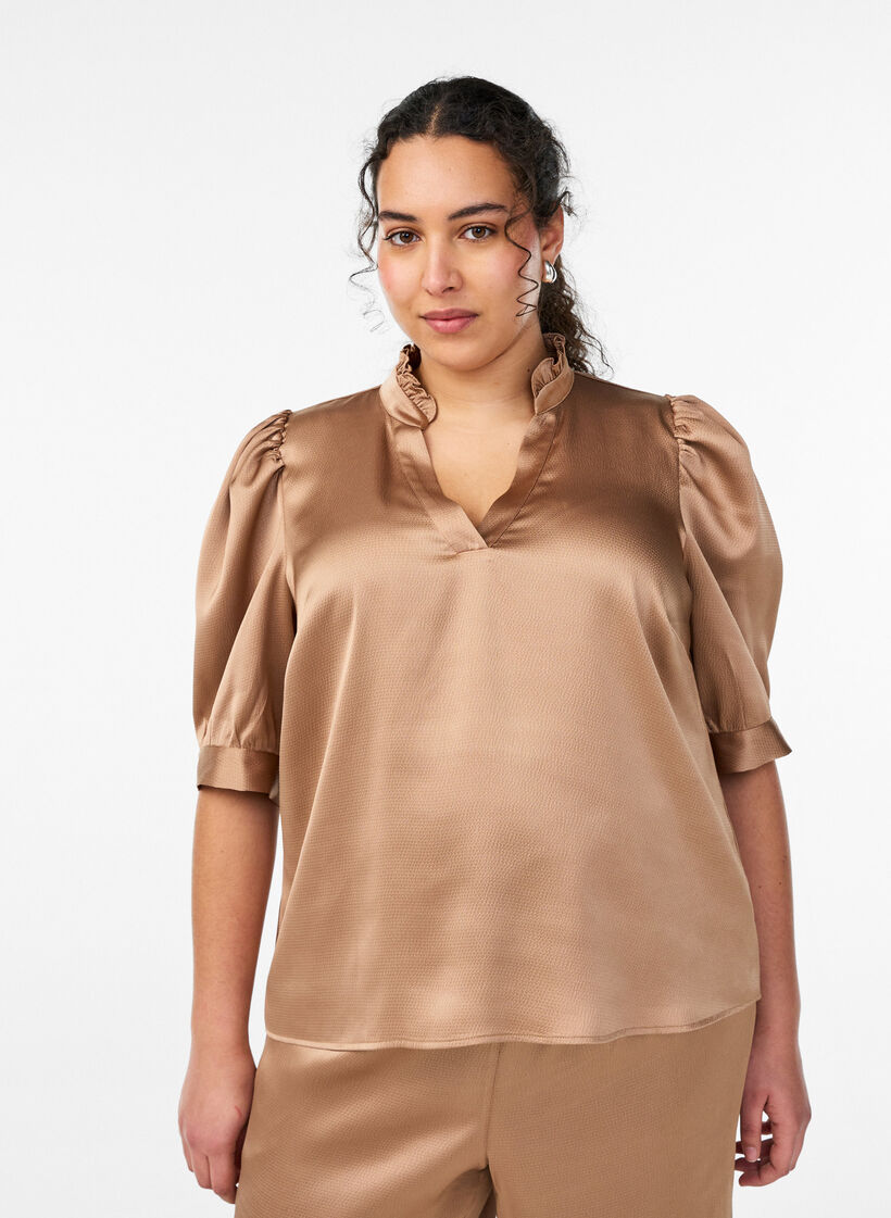 Bluse in Satin-Optik mit 1/2-&Auml;rmeln und R&uuml;schenkragen, Braun, Model image number 0