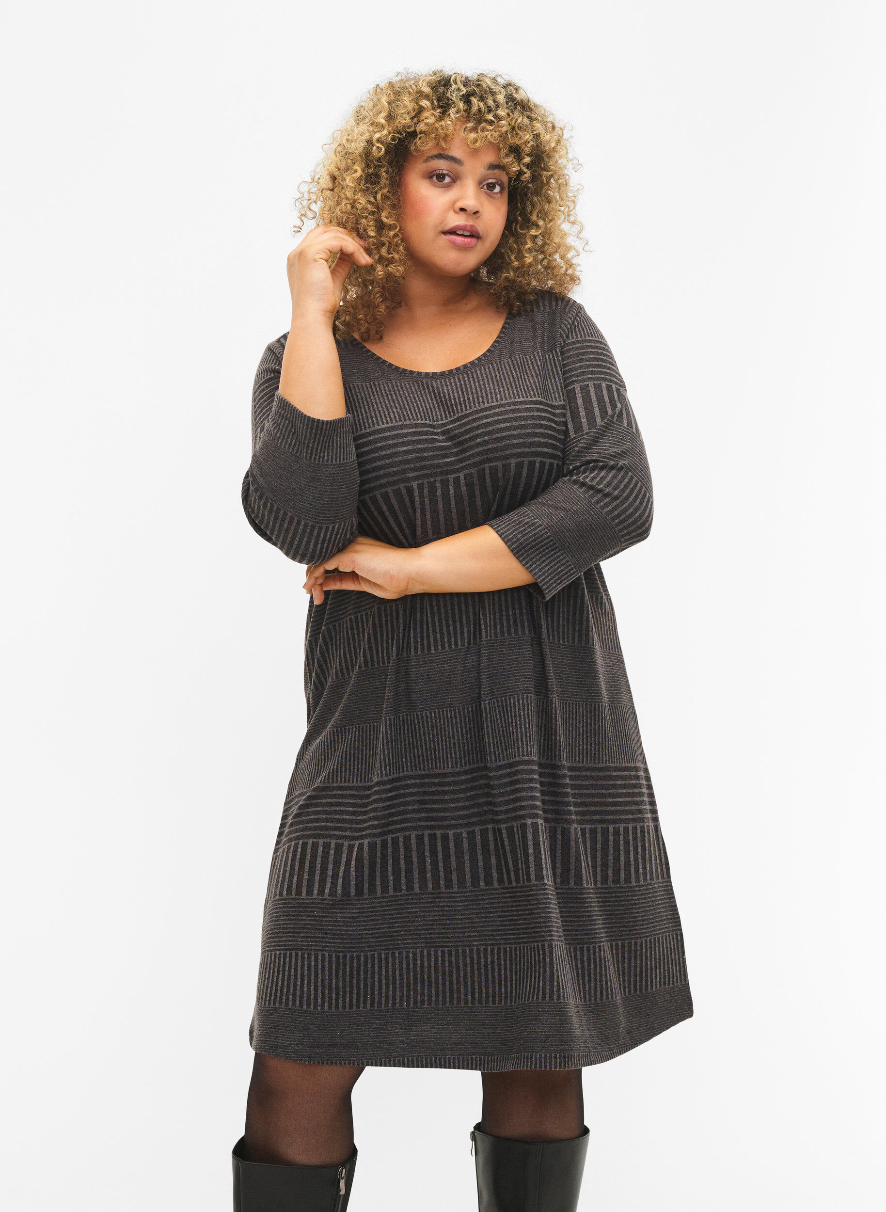 Zizzi Kleid mit 3/4-&Auml;rmeln und Streifenmuster, Dark Grey M&eacute;lange, Model image number 0