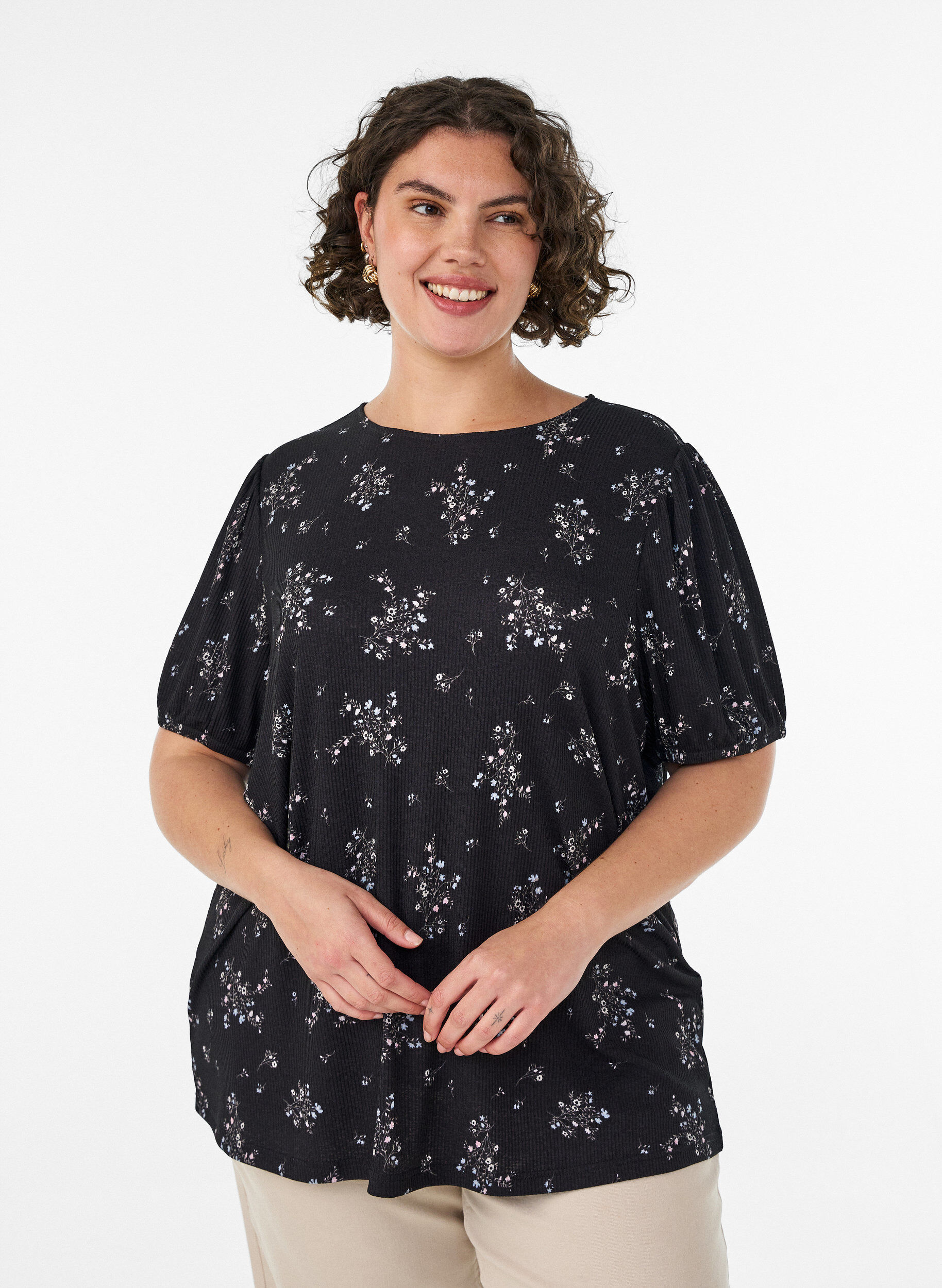 ZizziGemusterte Bluse mit kurzen &Auml;rmeln, Schwarz, Model image number 0