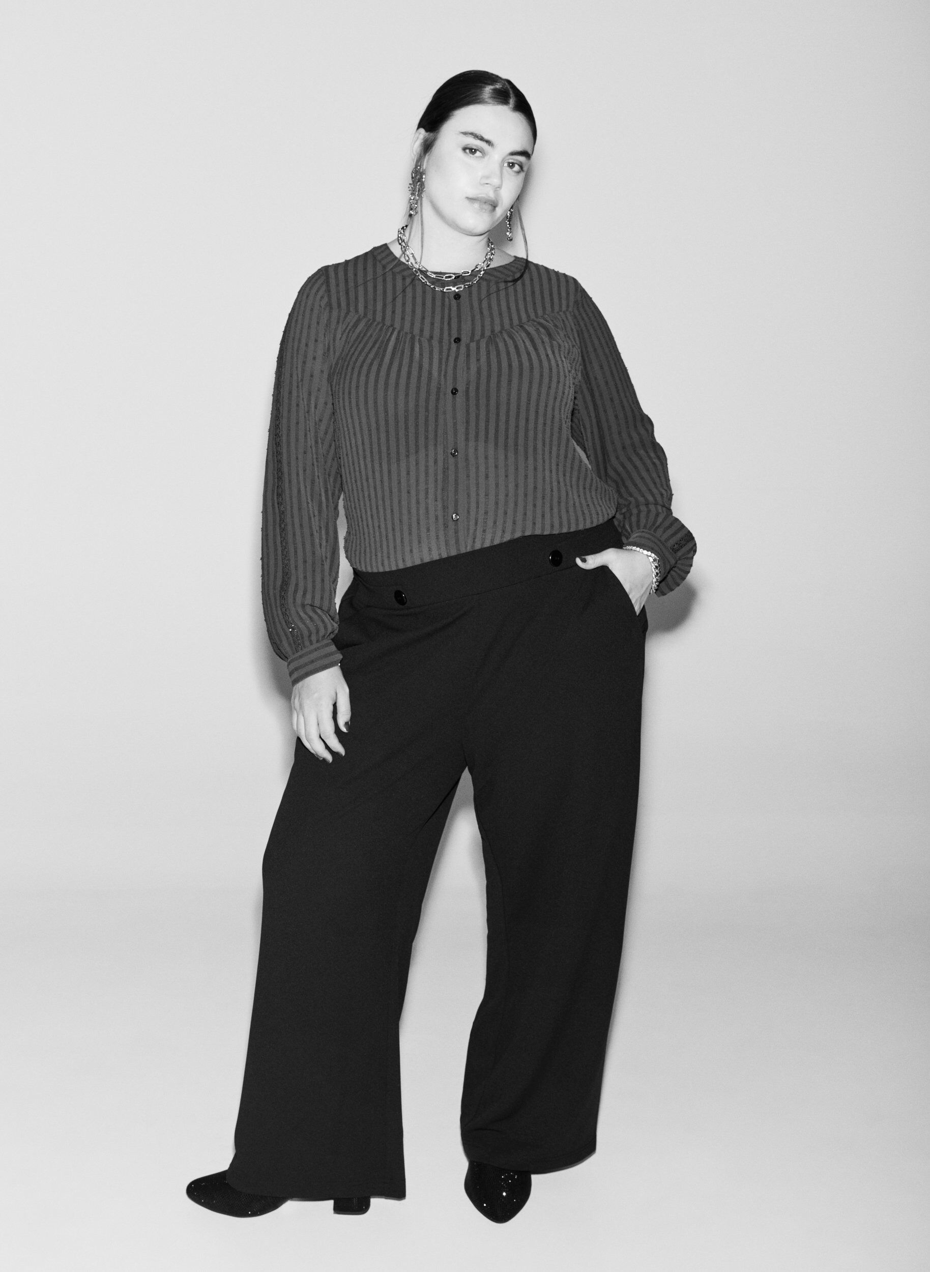 Zizzi Pantalon ample avec poches, Noir, Image image number 0