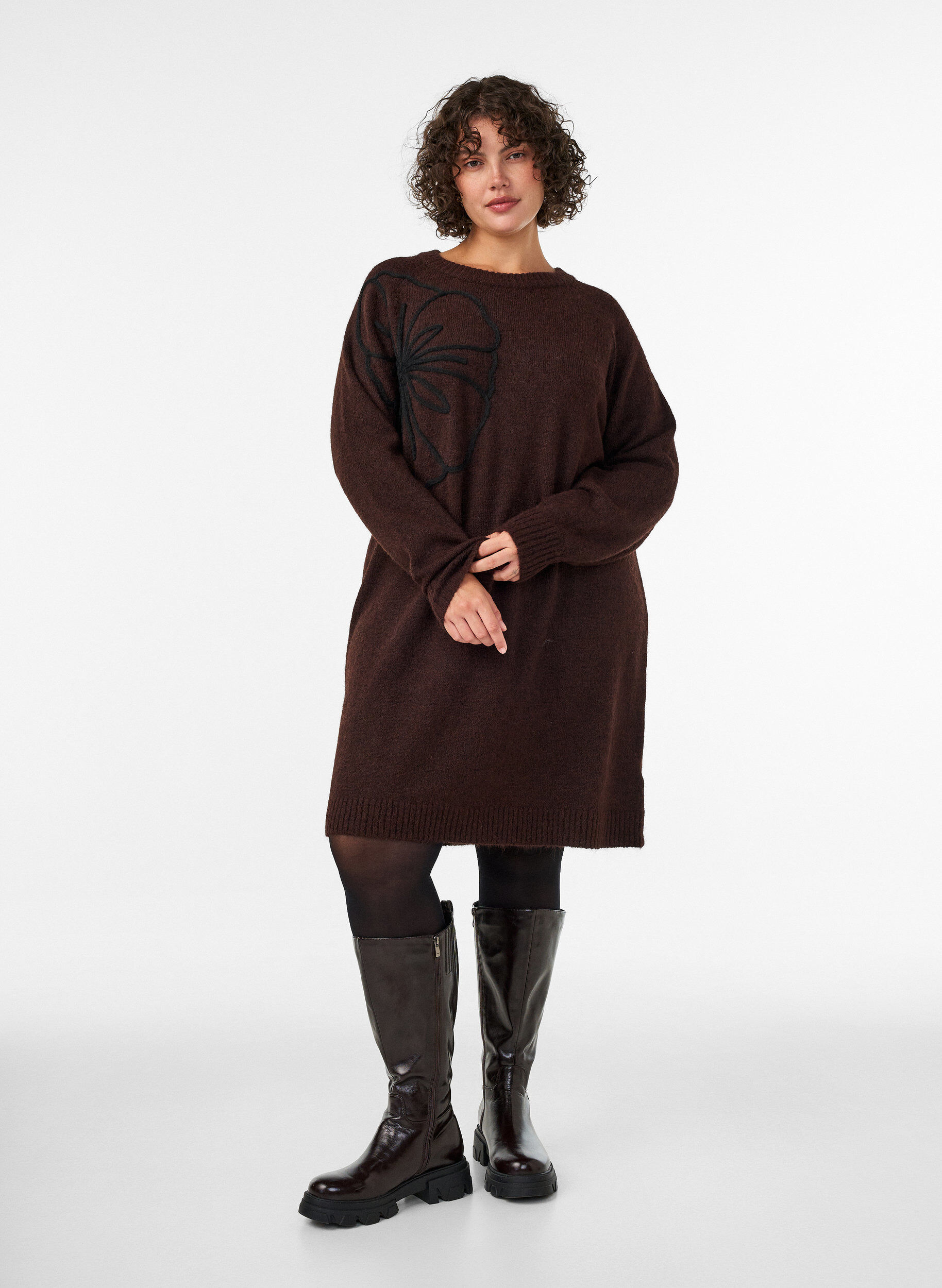 ZizziRobe pull avec grande fleur appliqu&eacute;e, Marron, Model image number 3