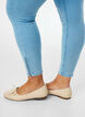 Jean court Amy avec fermeture &eacute;clair, Bleu Clair, Model image number 2