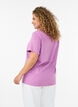 T-Shirt aus Bio-Baumwolle mit Lochstickerei, Lila, Model image number 2