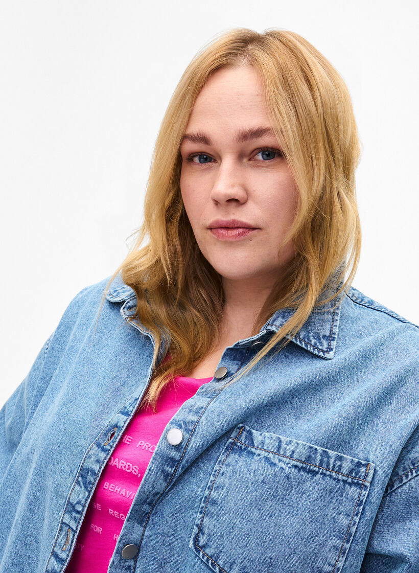 Chemise en jean ample avec poche de poitrine, Light blue denim, Model image number 2