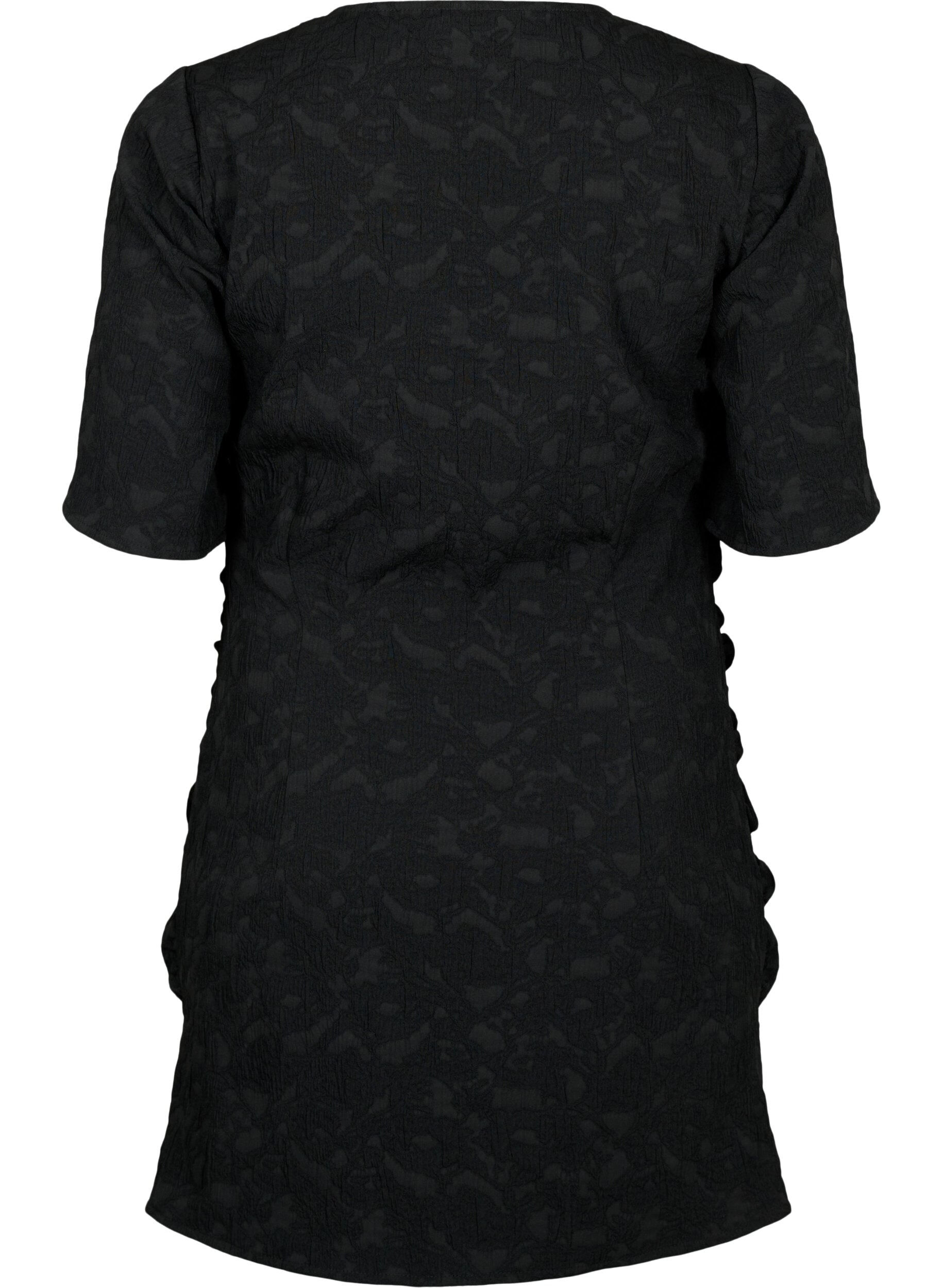Zizzi Kurz&auml;rmeliges Kleid mit strukturiertem Stoff und Drapierungen, Black, Packshot image number 1