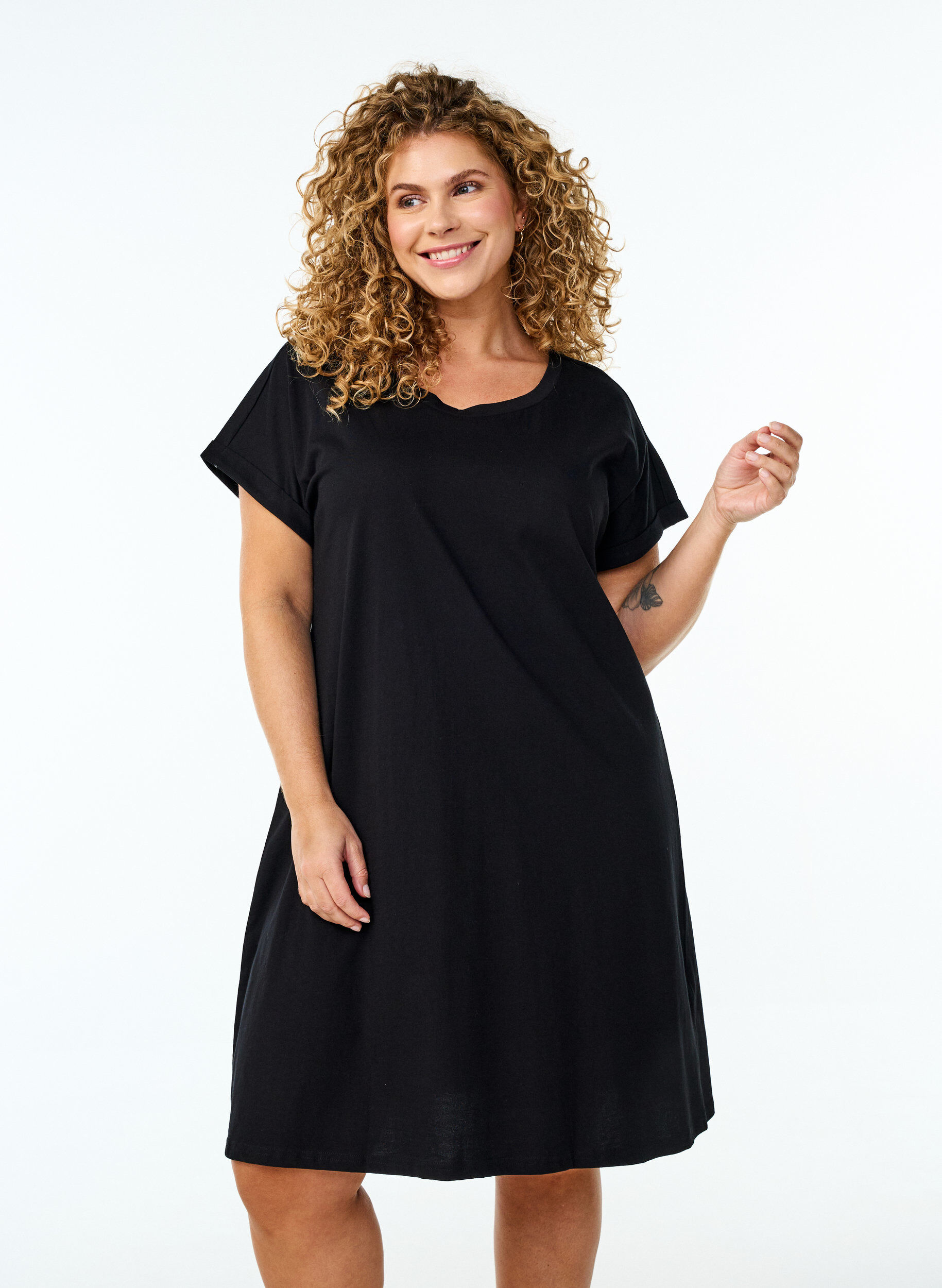 2er-Pack T-Shirt-Kleid mit kurzen &Auml;rmeln, Schwarz, Model