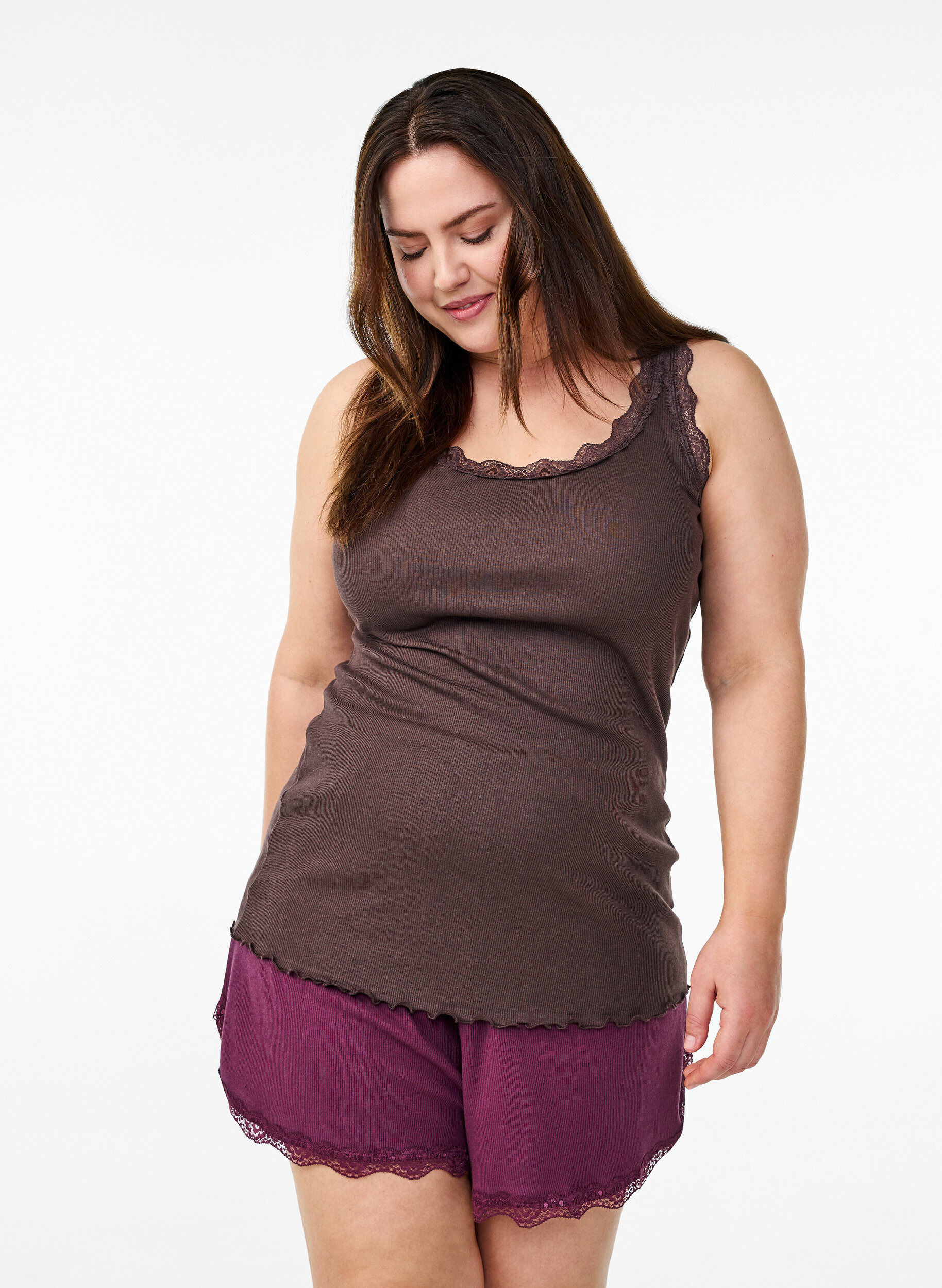 Top avec finitions en dentelle, Marron, Model