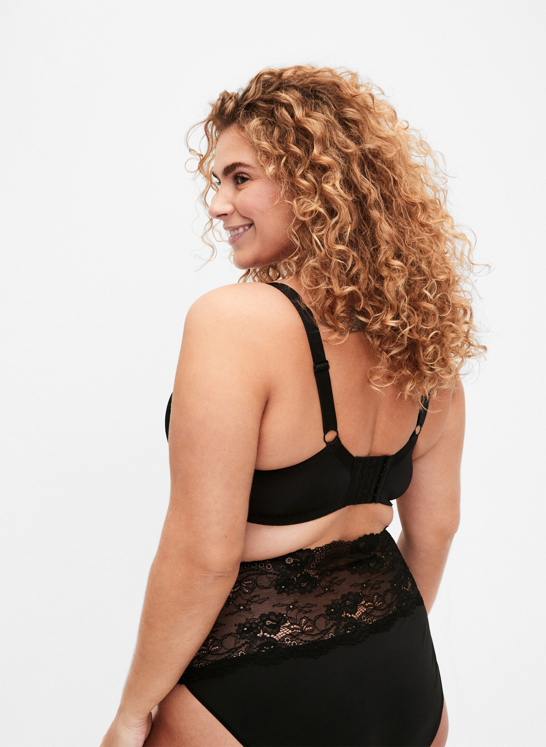 Zizzi Geformter BH mit Spitze, Black, Model image number 1