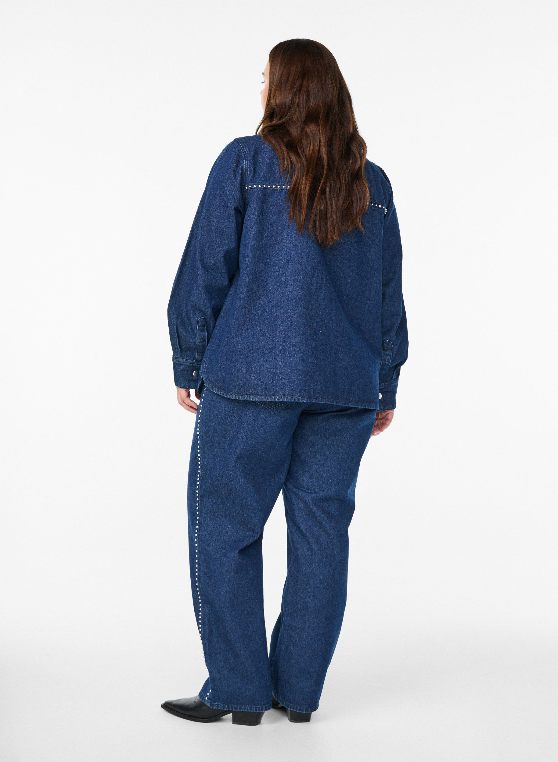 Zizzi Wide-Leg-Jeans mit Nieten und hoher Taille, Blau, Model image number 1