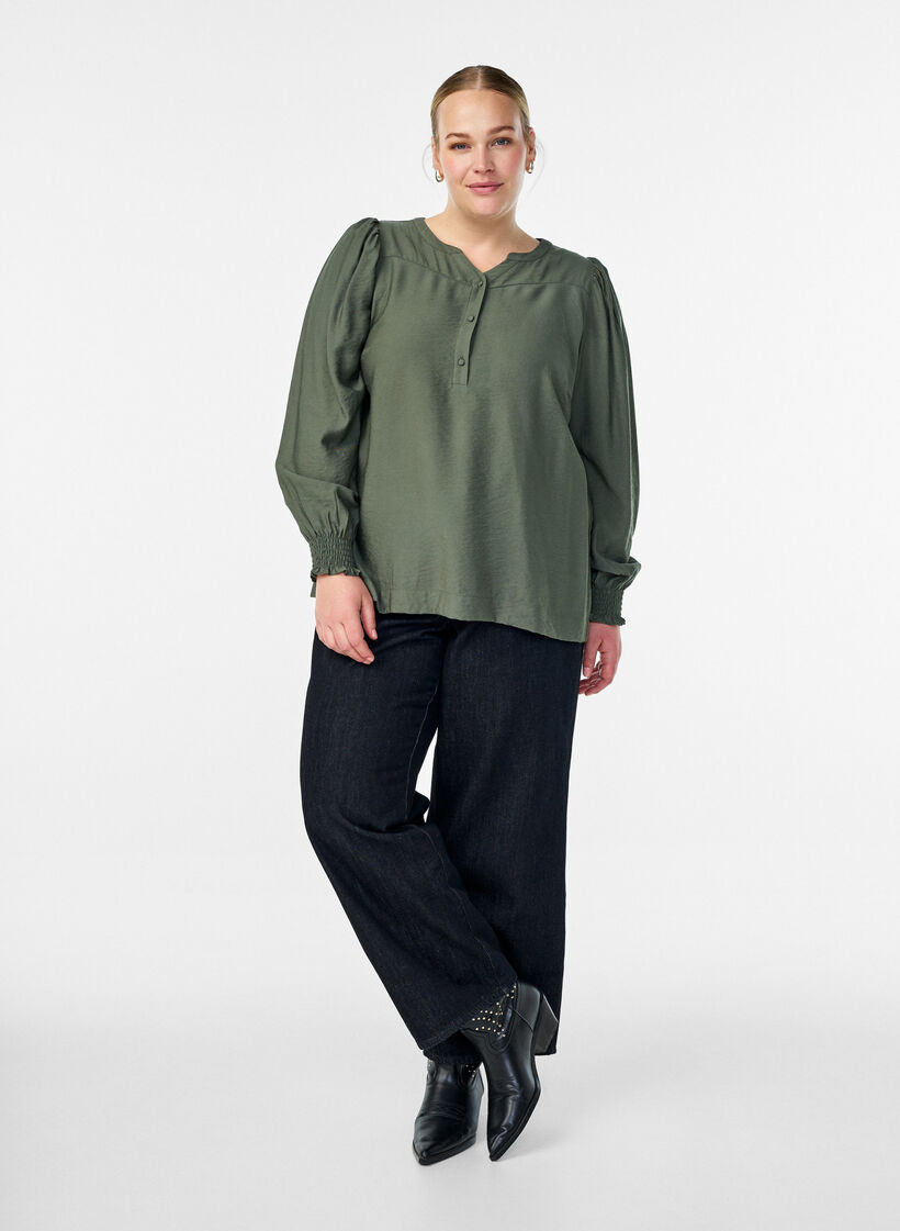 Blouse en viscose avec smock et détails froncés, Vert, Model image number 1