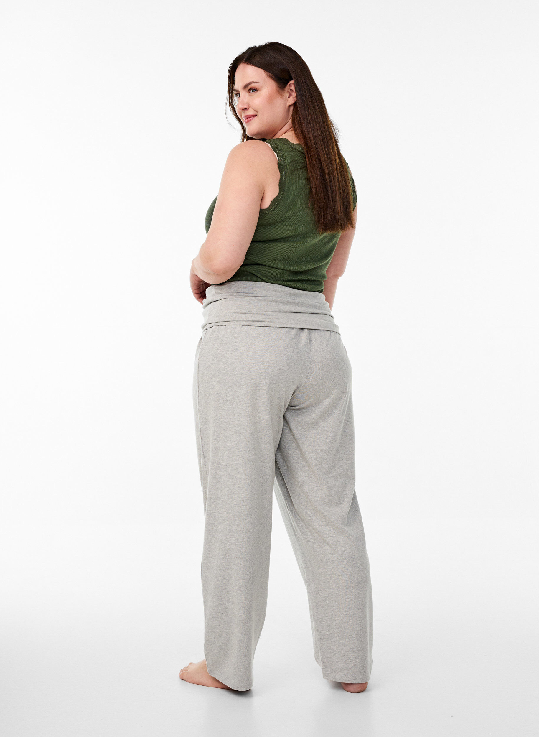 Zizzi Locker geschnittene Loungehose mit breitem Bund, Grau, Model image number 1