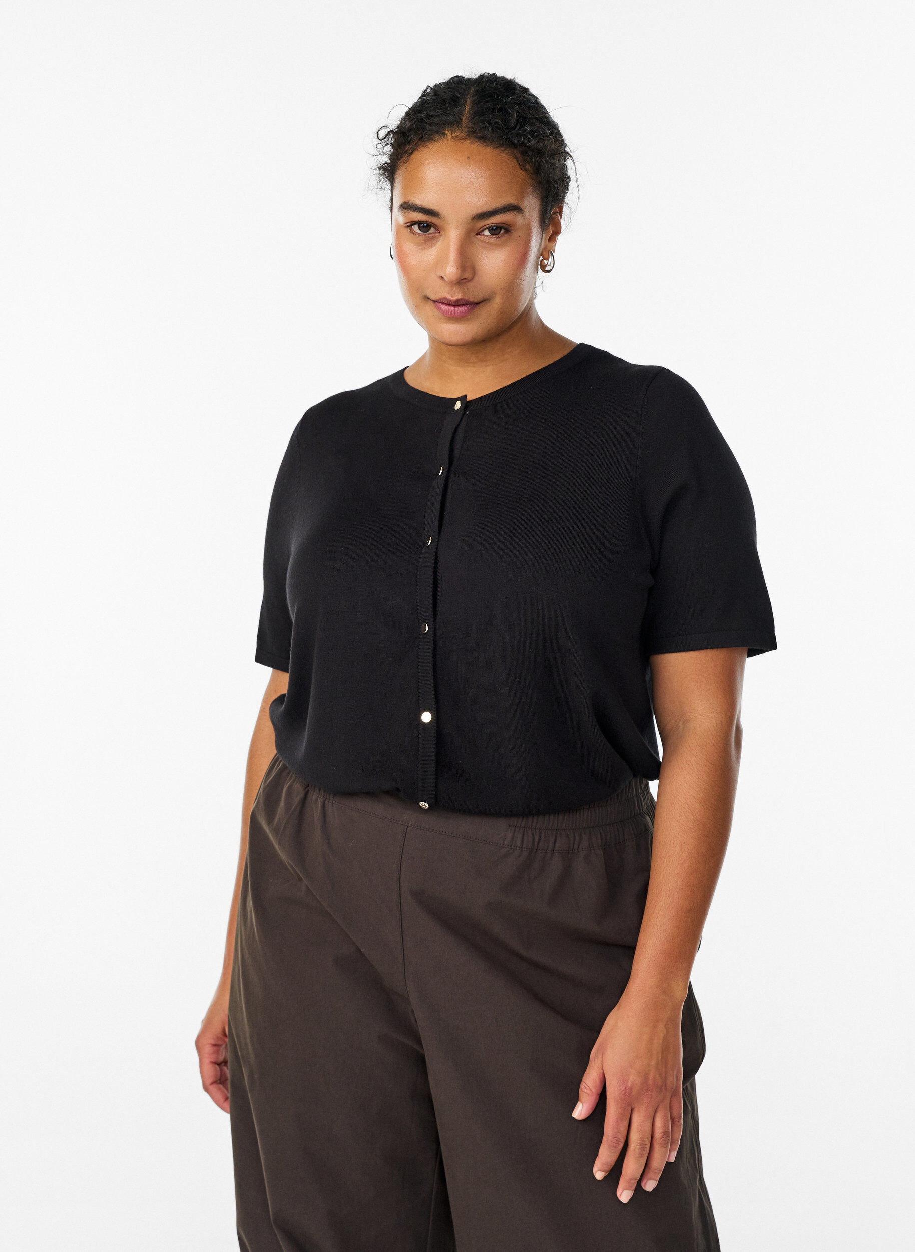 Zizzi Kurz&auml;rmelige Strickjacke aus Viskose, Schwarz, Model image number 0