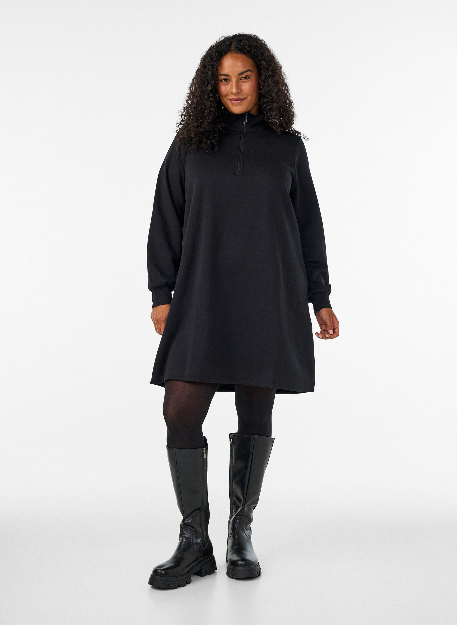 ZizziRobe sweat avec col montant c&ocirc;tel&eacute; et zip, Noir, Model image number 1