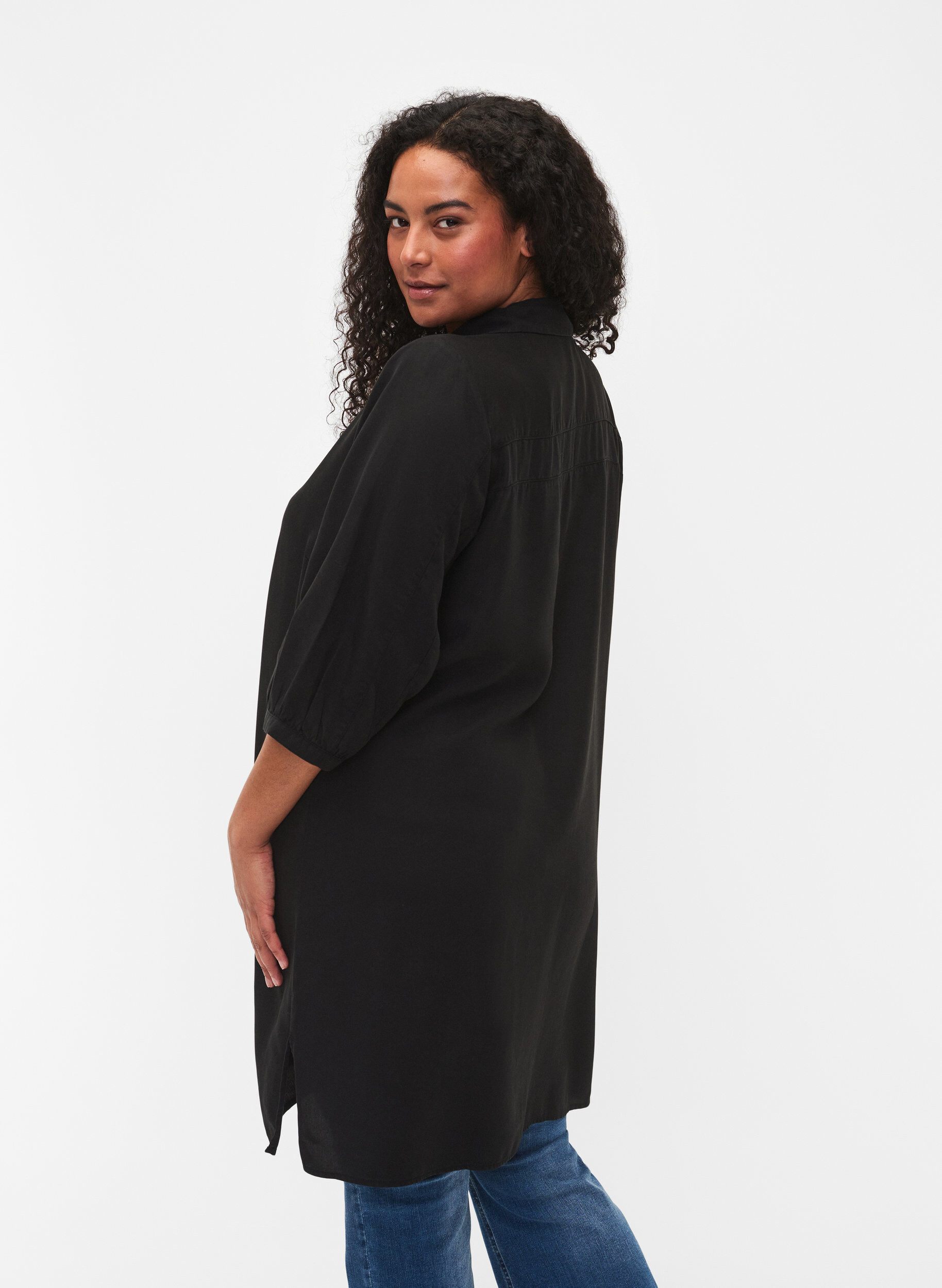 Zizzi Chemise longue &agrave; manches 3/4 en lyocell (TENCEL&trade;), Black, Model image number 1