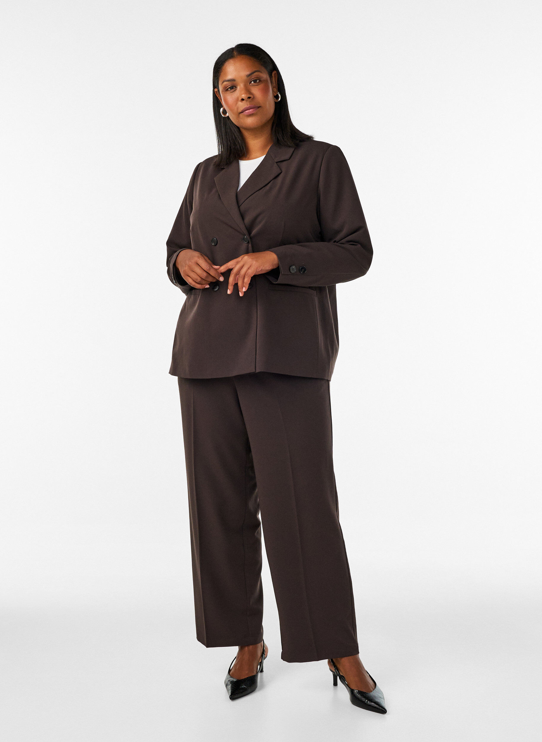 ZizziHoch taillierte Hose mit B&uuml;gelfalten, Braun, Model image number 0