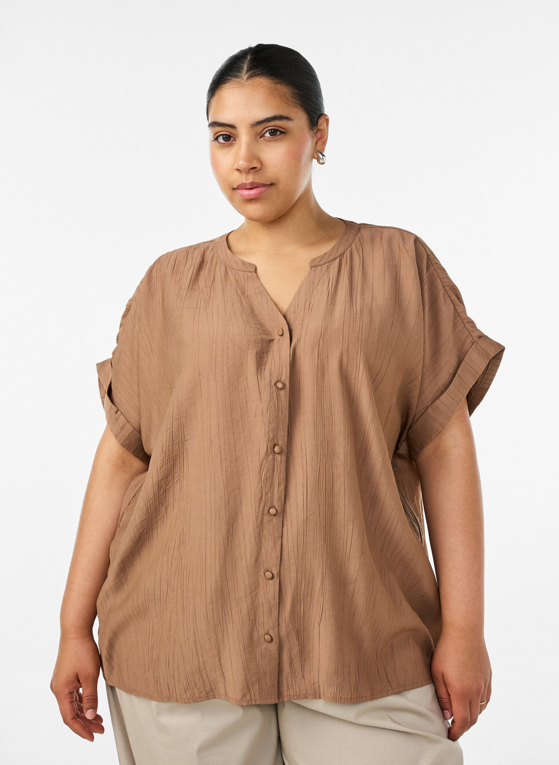 ZizziBluse aus Viskose mit Kn&ouml;pfen und Struktur, Braun, Model image number 0
