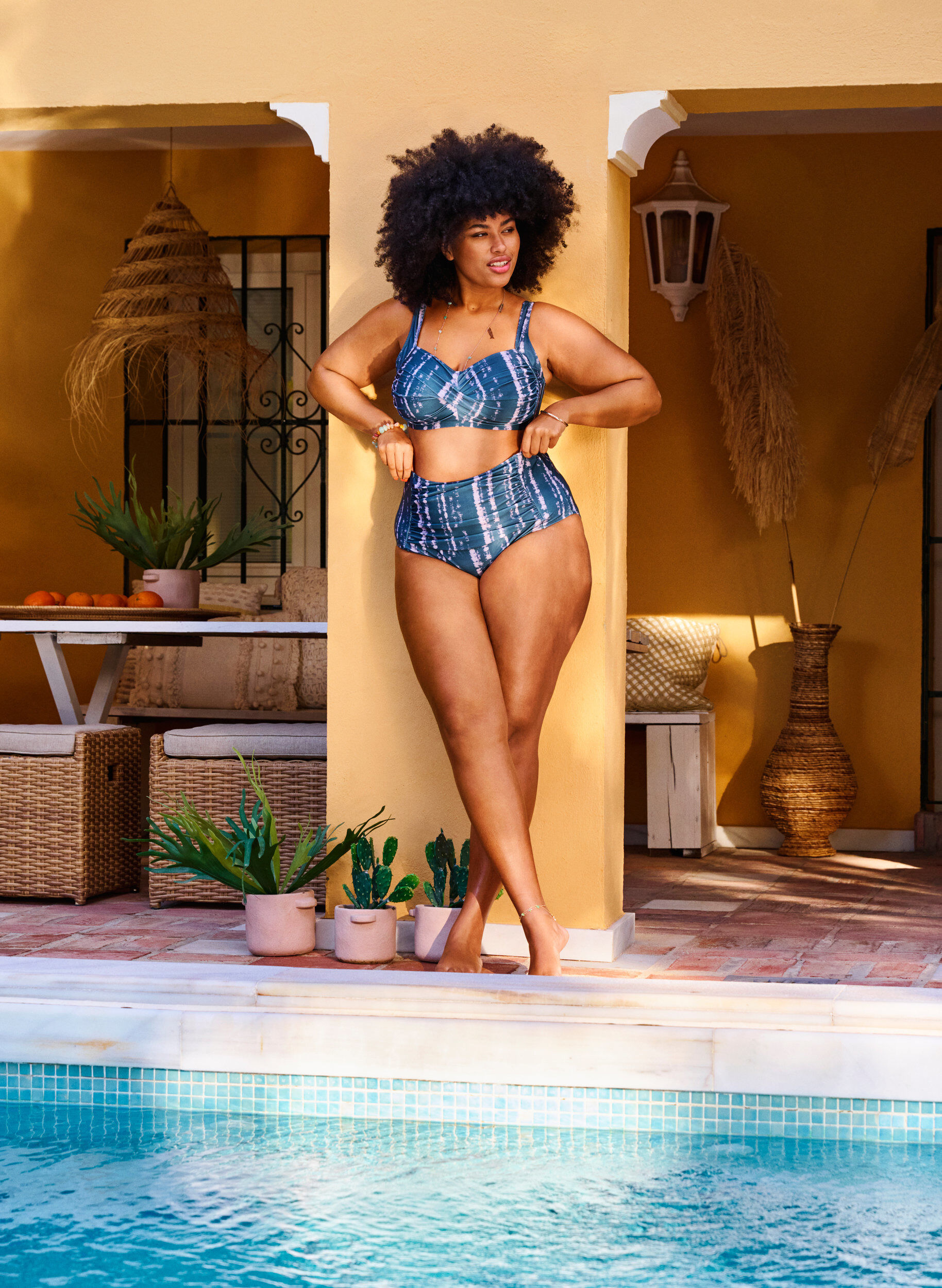 Zizzi Bedrucktes Bikini-Top, Tie Dye AOP, Image image number 0