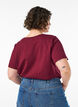 T-Shirt aus Bio-Baumwolle mit sportlichem Textprint, Rot, Model image number 2