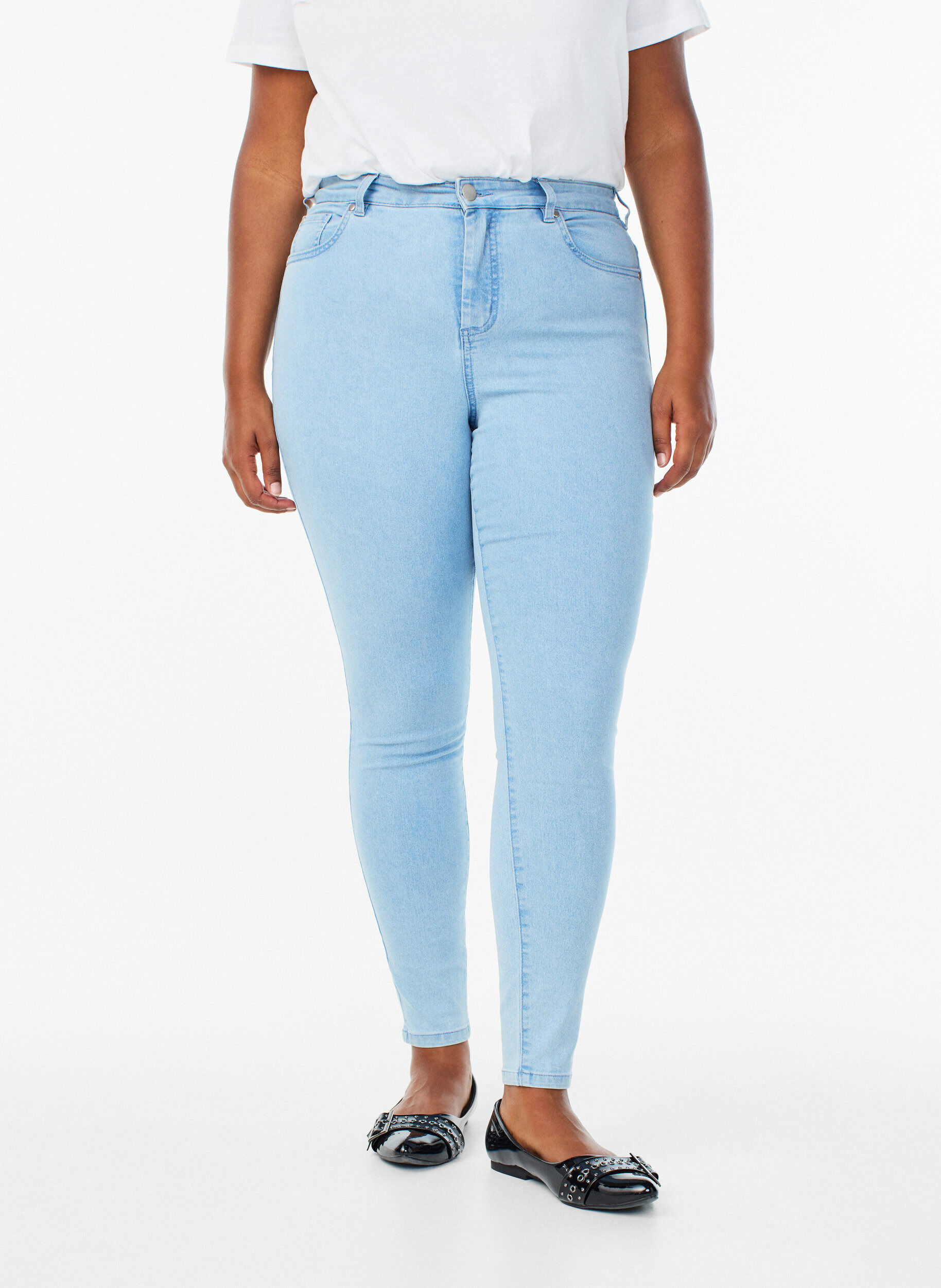 ZizziAmy Super Slim Fit Jeans mit hoher Taille, Blau, Model image number 2