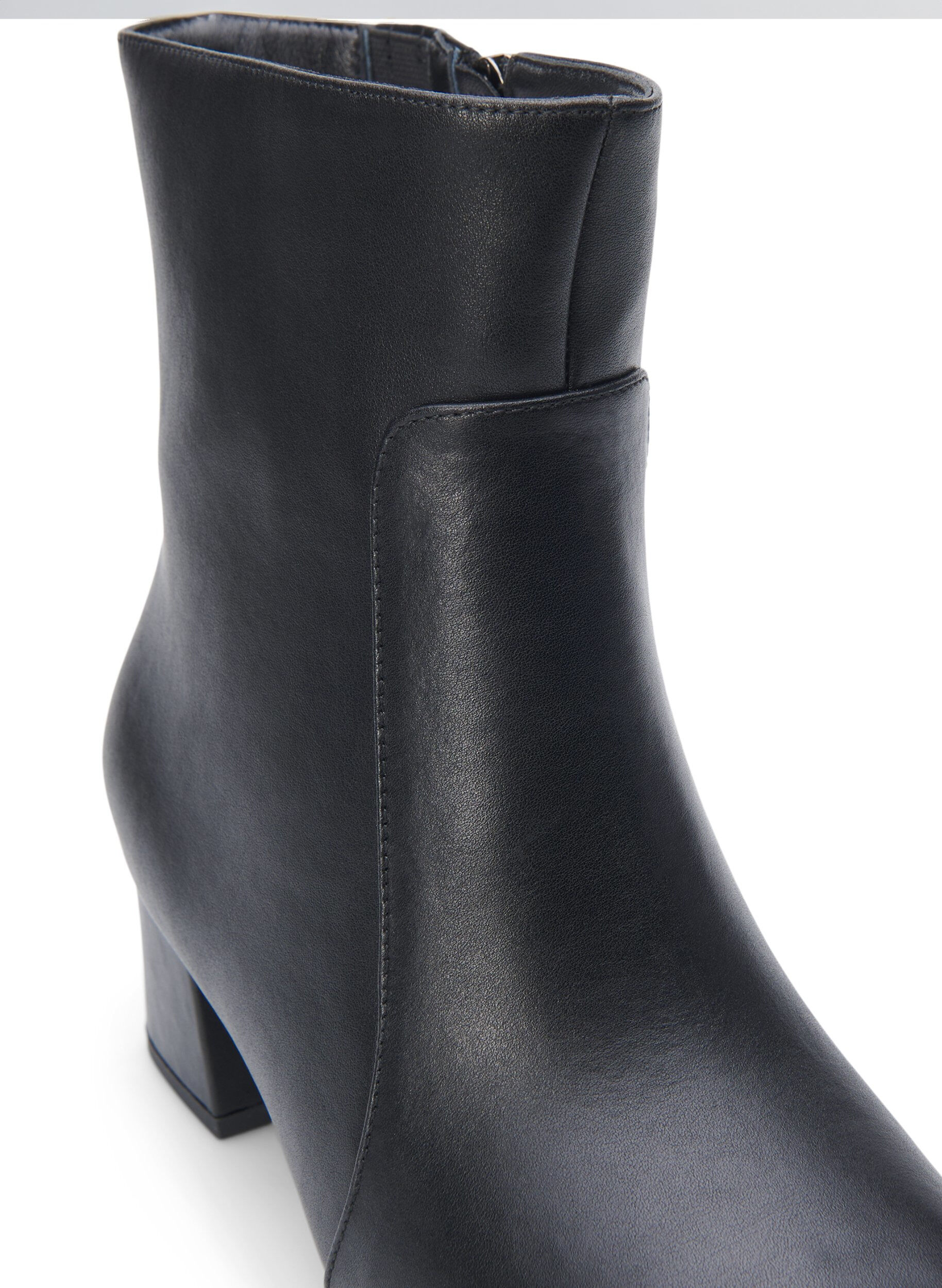 Zizzi Large &ndash; Bottines en cuir &agrave; talon, Black, Packshot image number 3
