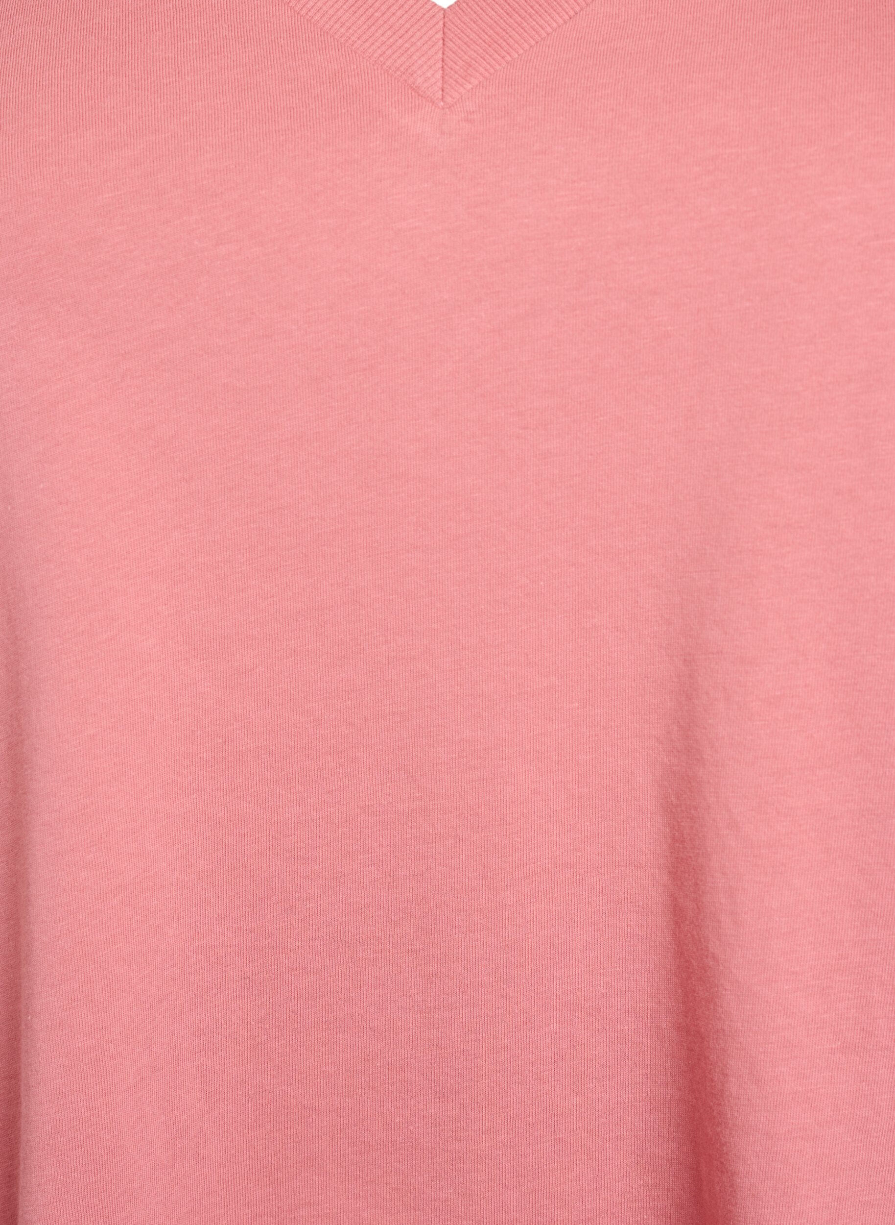 Zizzi T-shirt en coton simple avec encolure en V, Rose poudr&eacute;e, Packshot image number 2