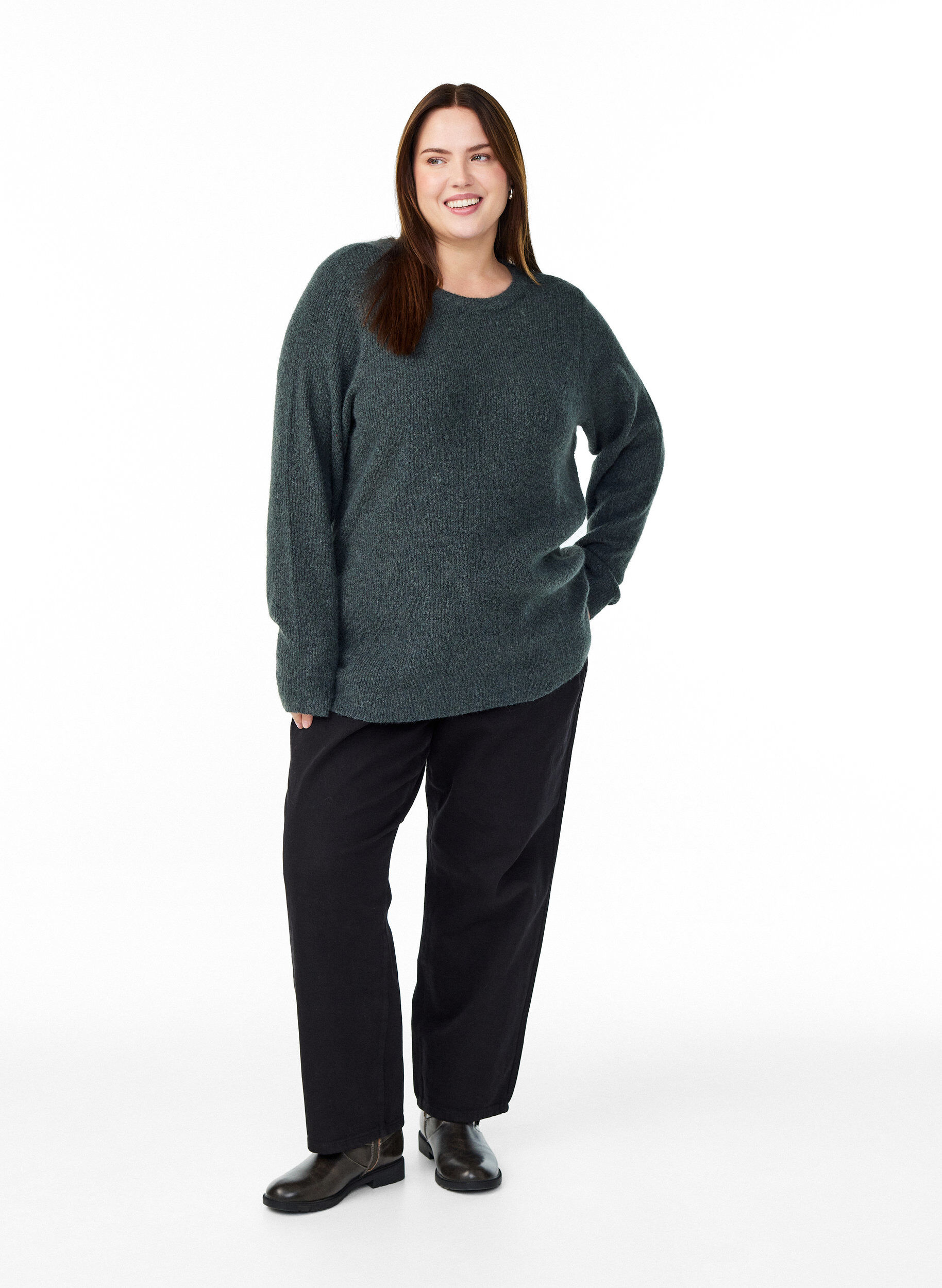 Zizzi Melierte Strickbluse mit Rundhalsausschnitt, Gr&uuml;n, Model image number 1