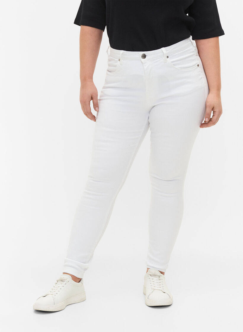 Extra schmale Amy Jeans mit hoher Taille, White, Model image number 3