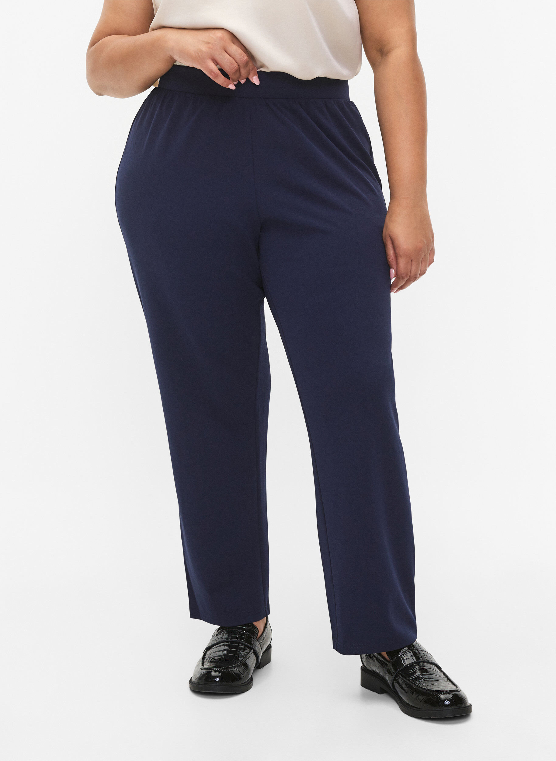 Zizzi FLASH - Pantalon &agrave; coupe droite, Bleu, Model image number 2