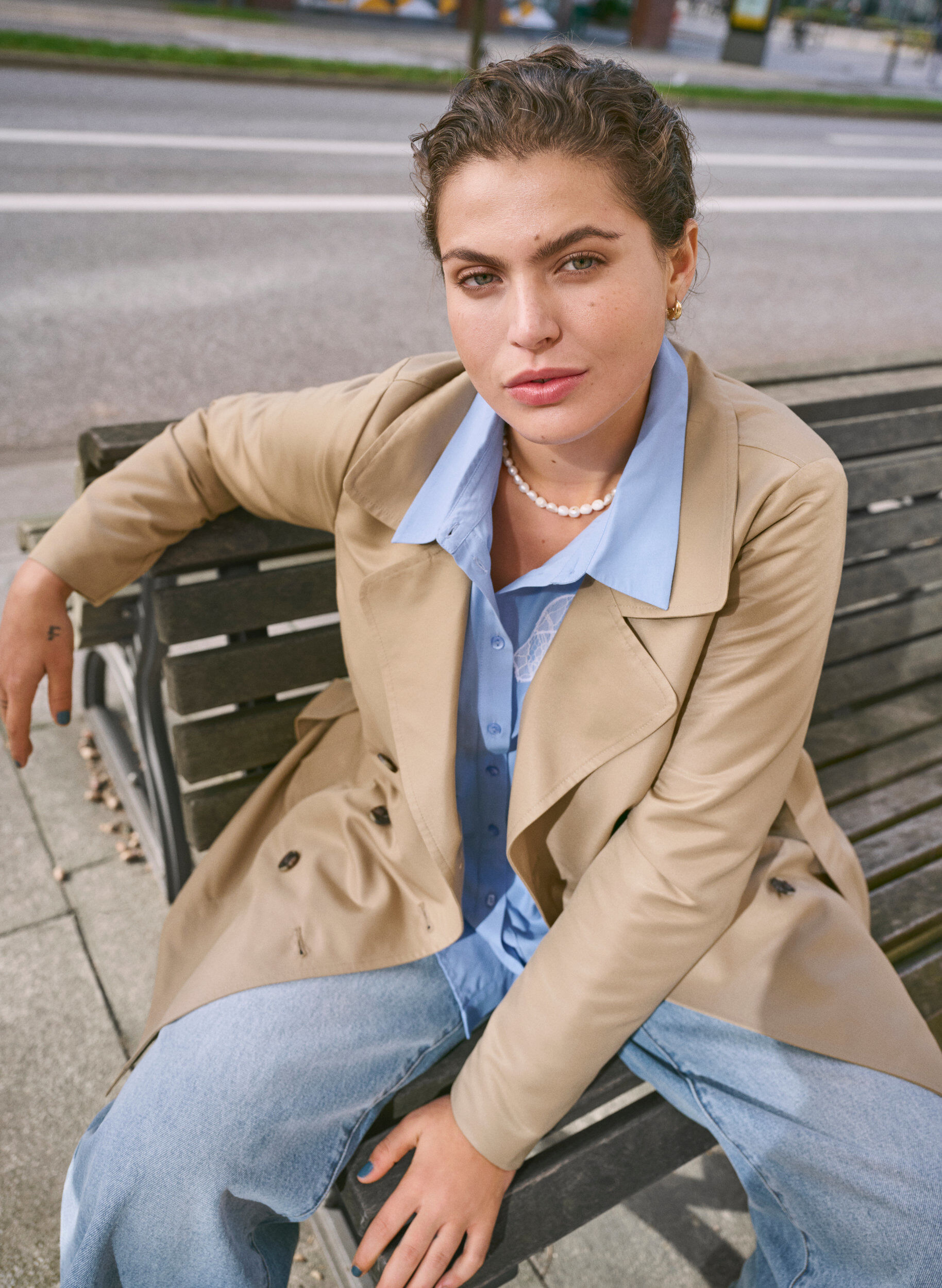 Zizzi Kurzer Trenchcoat mit G&uuml;rtel, Beige, Image image number 0