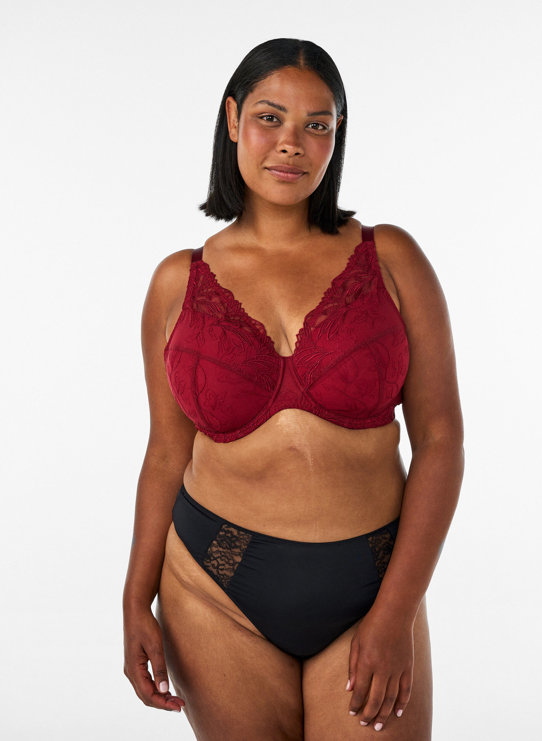 ZizziSoutien-gorge rembourr&eacute; en dentelle avec armatures, Rouge, Model image number 1