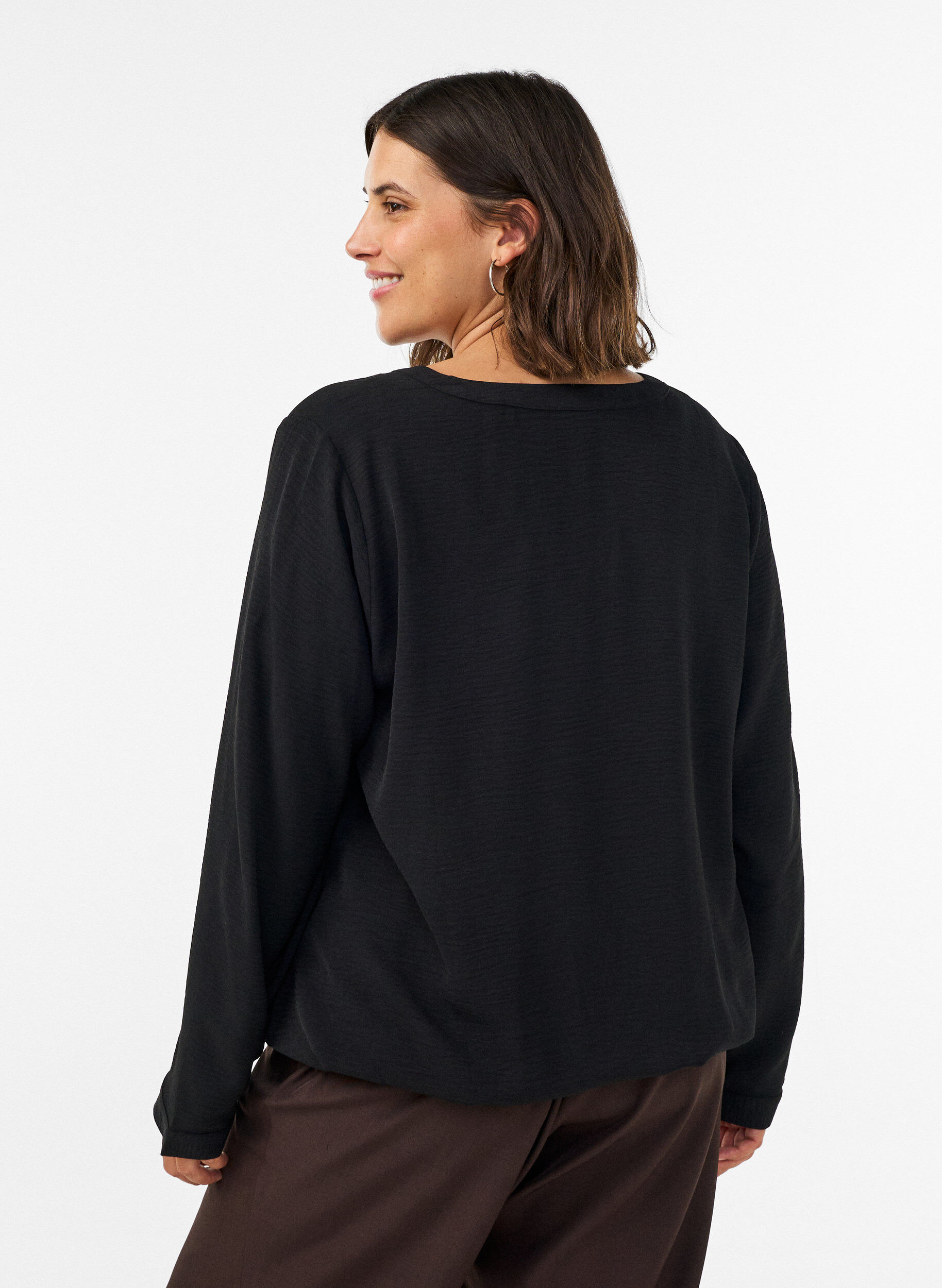 ZizziBlouse &agrave; la silhouette ballon avec col en V, Noir, Model image number 2