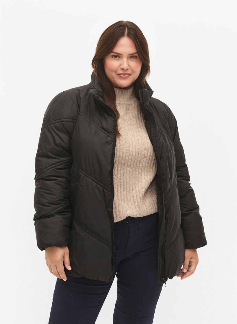 Kurze Puffer-Winterjacke mit Taschen, Black, Model image number 0