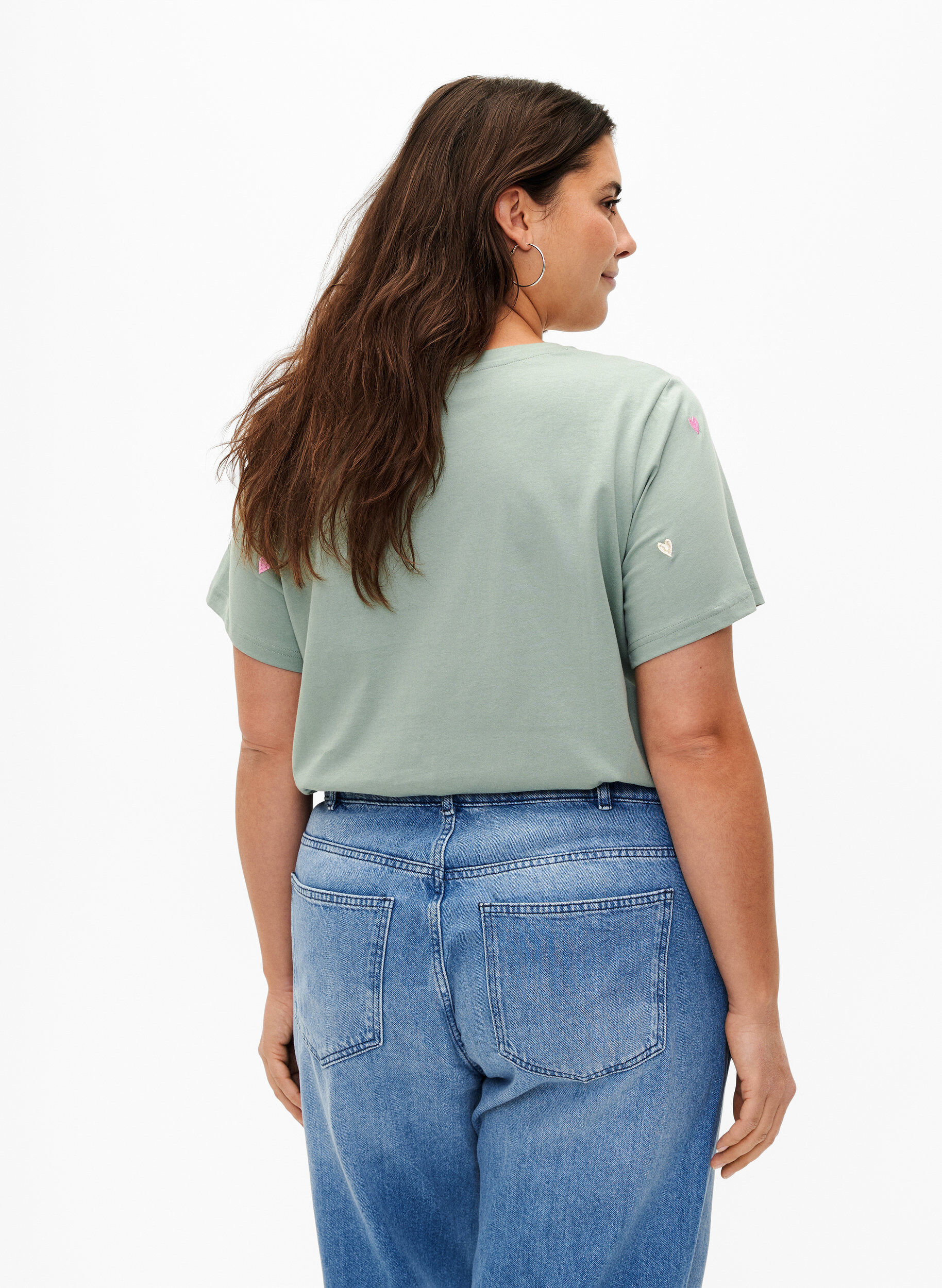 Zizzi T-Shirt aus Bio-Baumwolle mit Herzen, Chinois G. Love Emb., Model image number 1