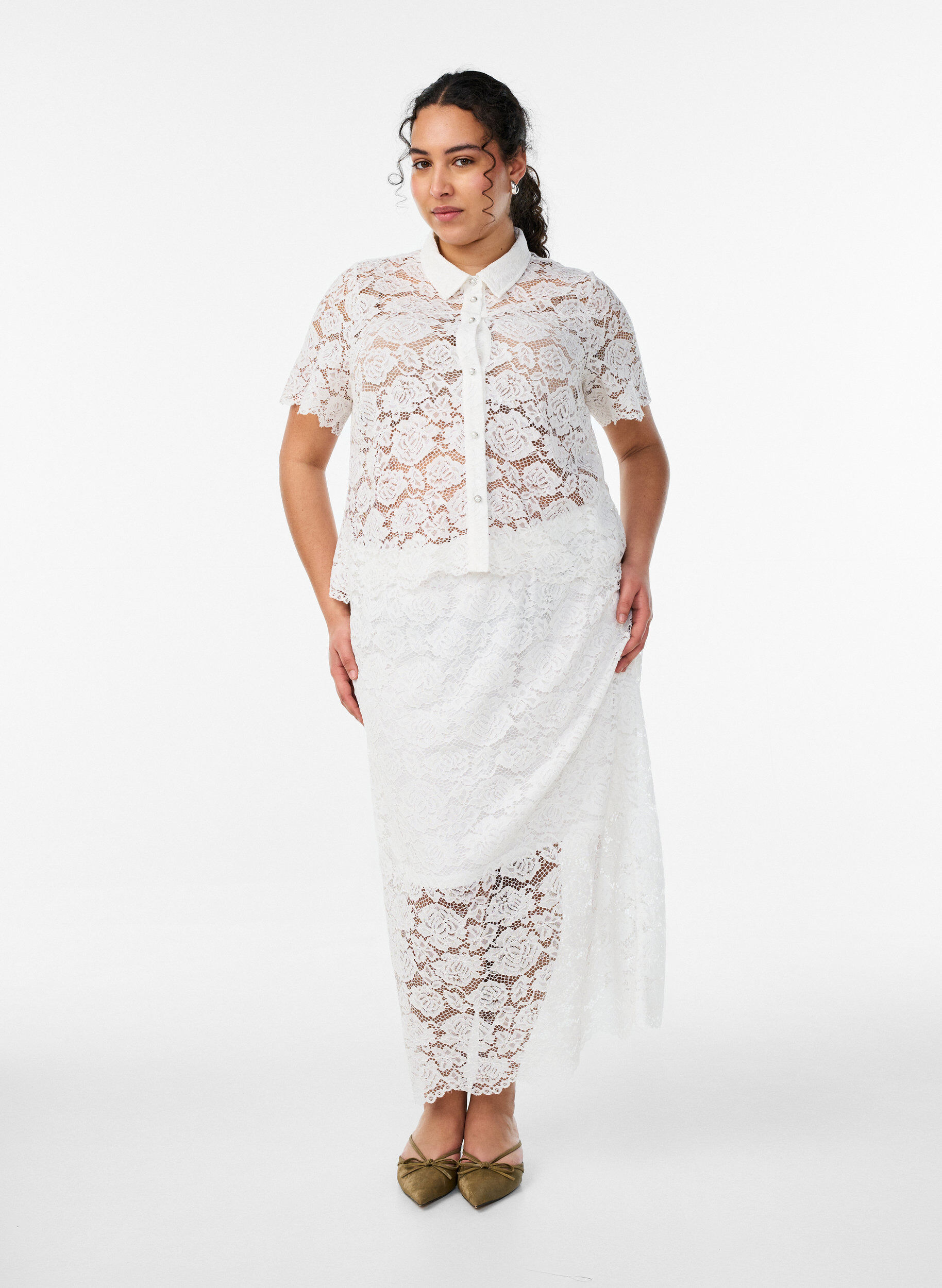 Zizzi Spitzen blusenshirt mit perlenkn&ouml;pfen, Wei&szlig;, Model image number 1