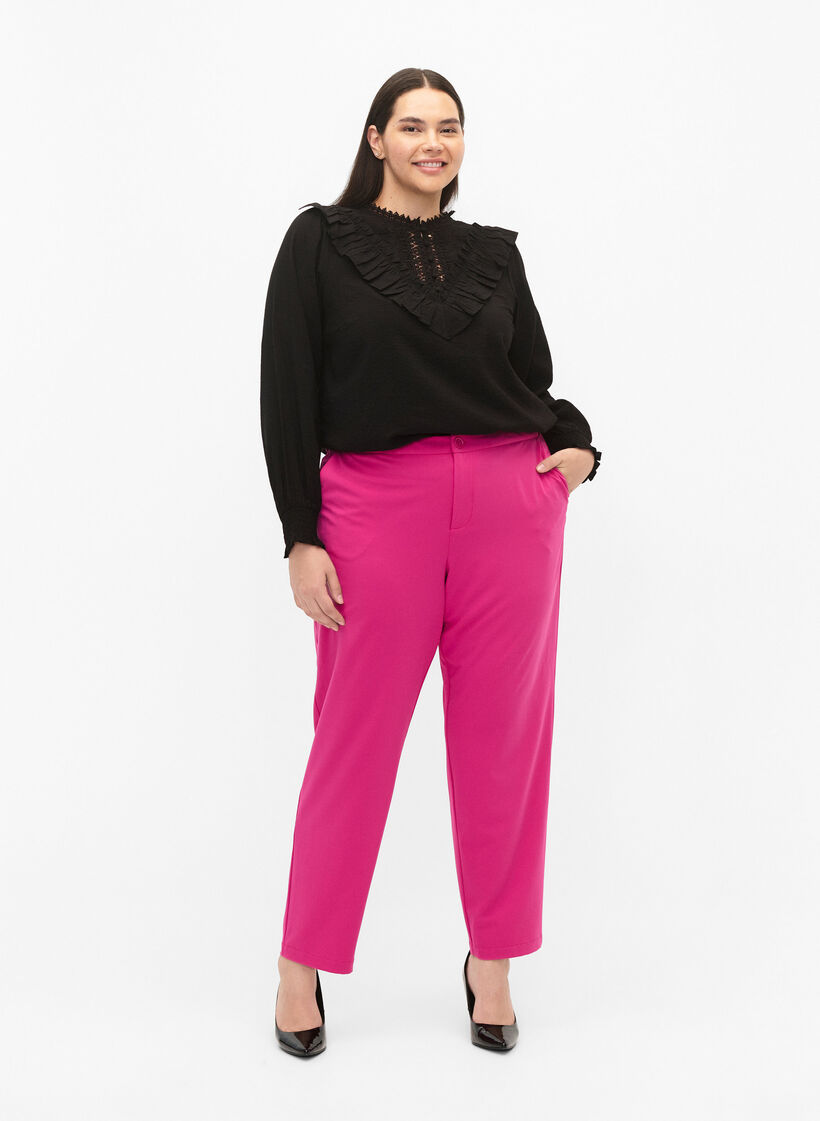 Blouse en viscose avec volants et détails brodés, Black, Model image number 2