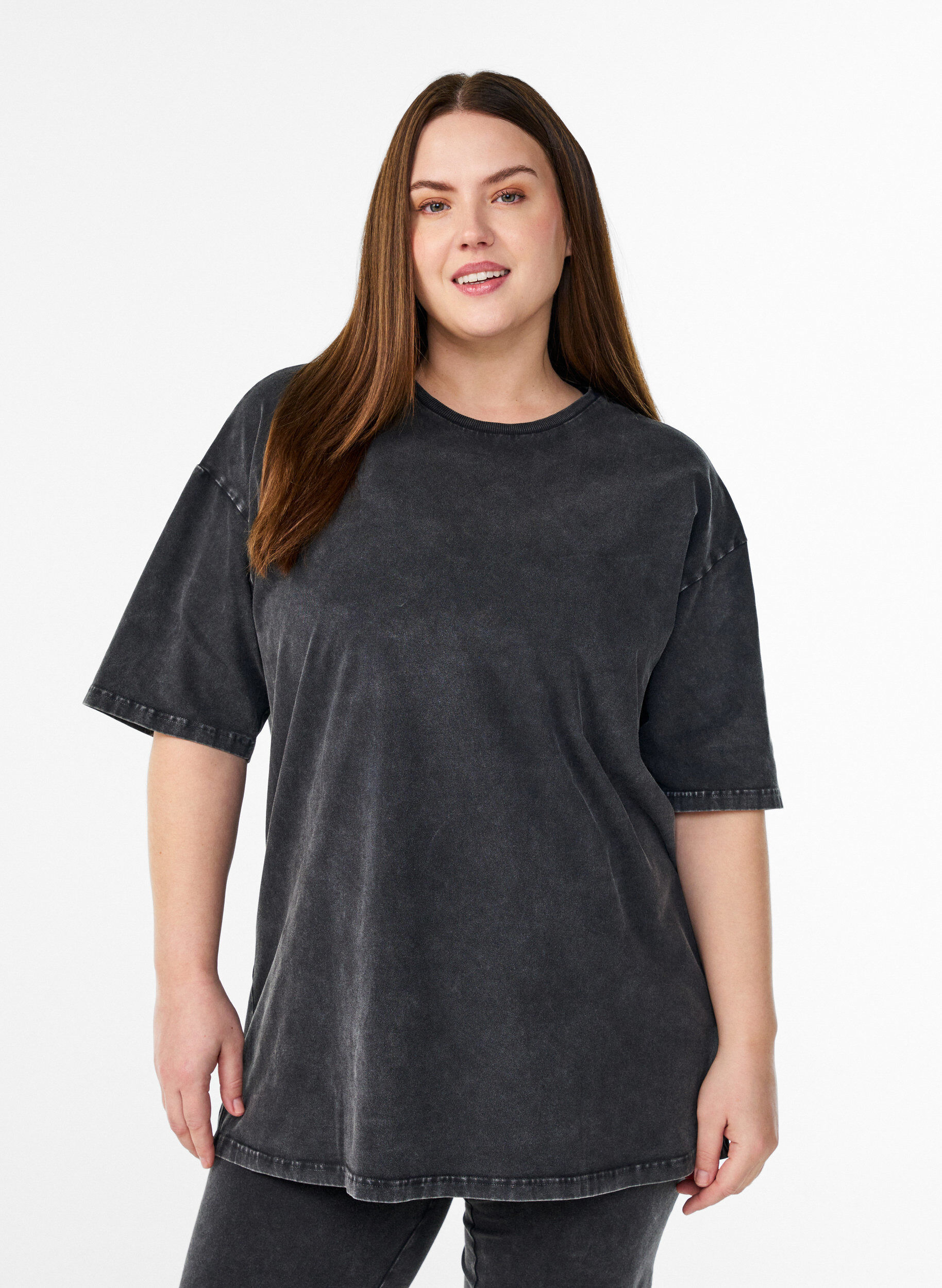 Sportliches T-Shirt aus Baumwolle mit Washed-Effekt, Schwarz, Model