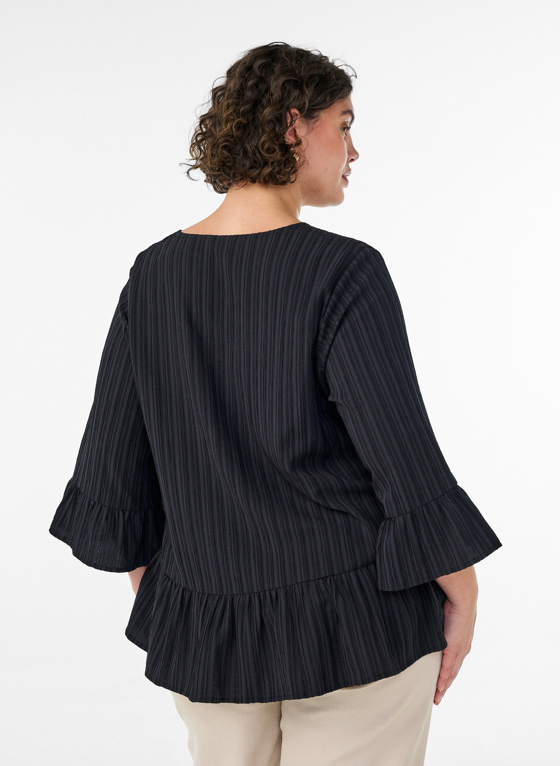 ZizziBluse mit Struktur, V-Ausschnitt und R&uuml;schen, Schwarz, Model image number 2