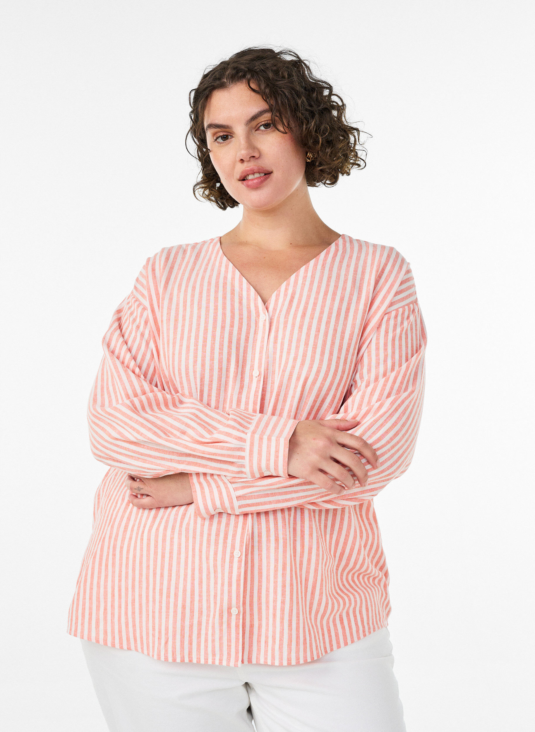 Bluse aus Leinen und Viskose mit V-Ausschnitt, Orange, Model