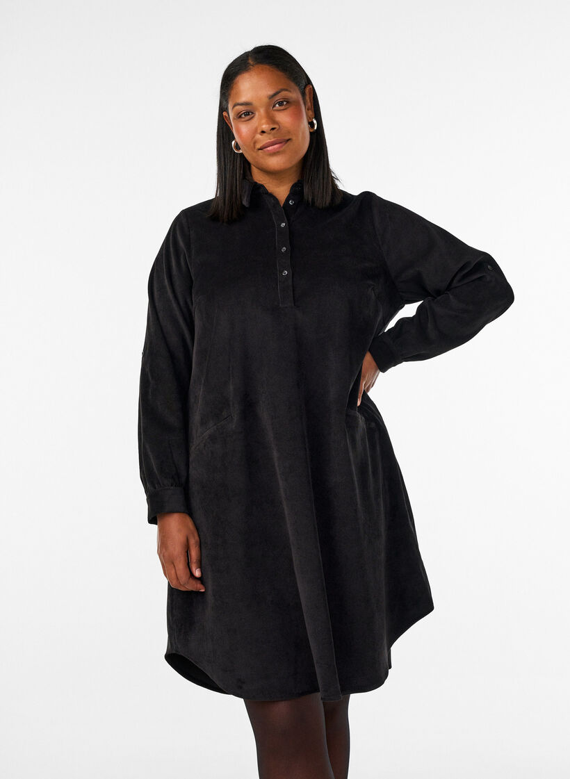Robe chemise en velours c&ocirc;tel&eacute; avec col et fermeture boutonn&eacute;e, Noir, Model image number 0