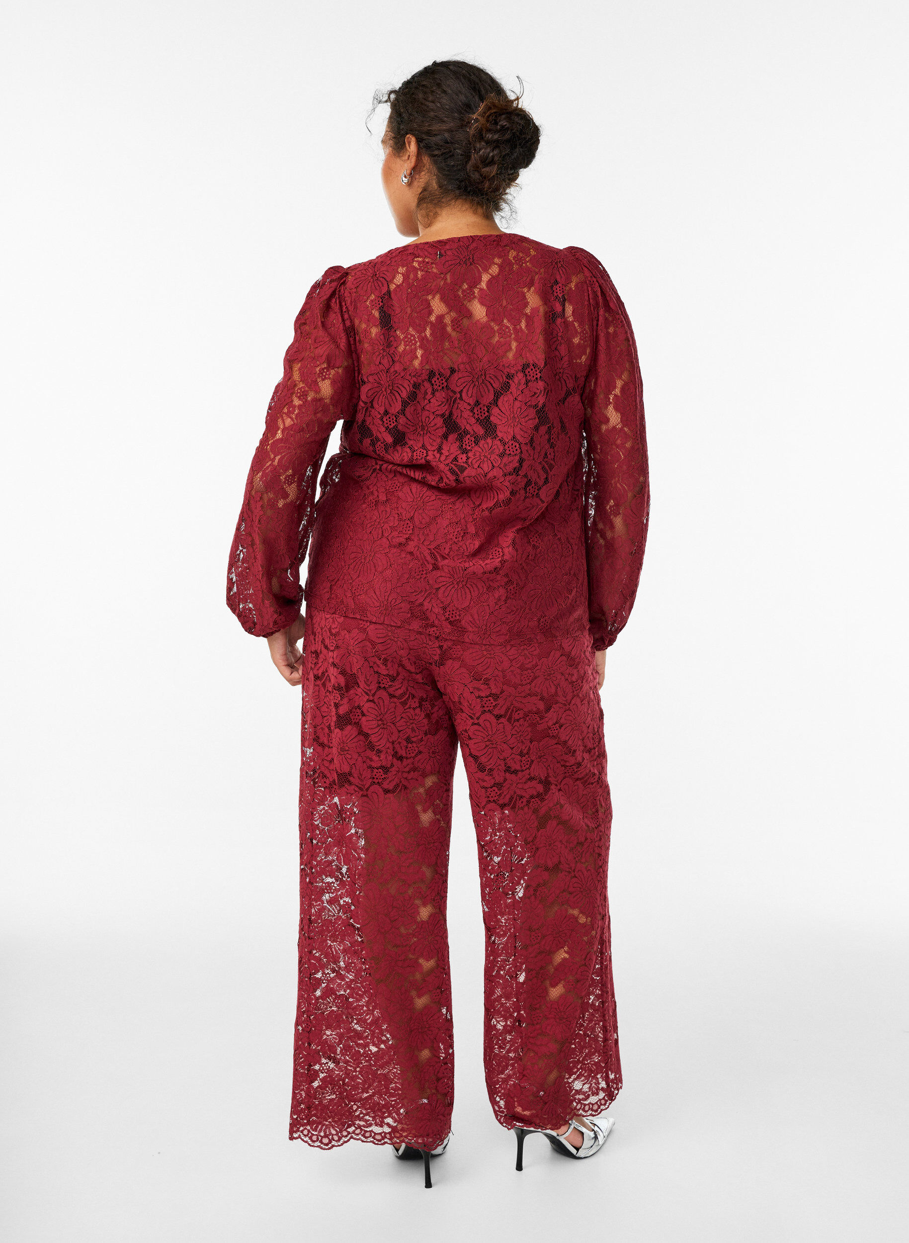 Zizzi Spitzenhose mit hoher Taille und Taschen, Dunkles Bordeaux, Model image number 1