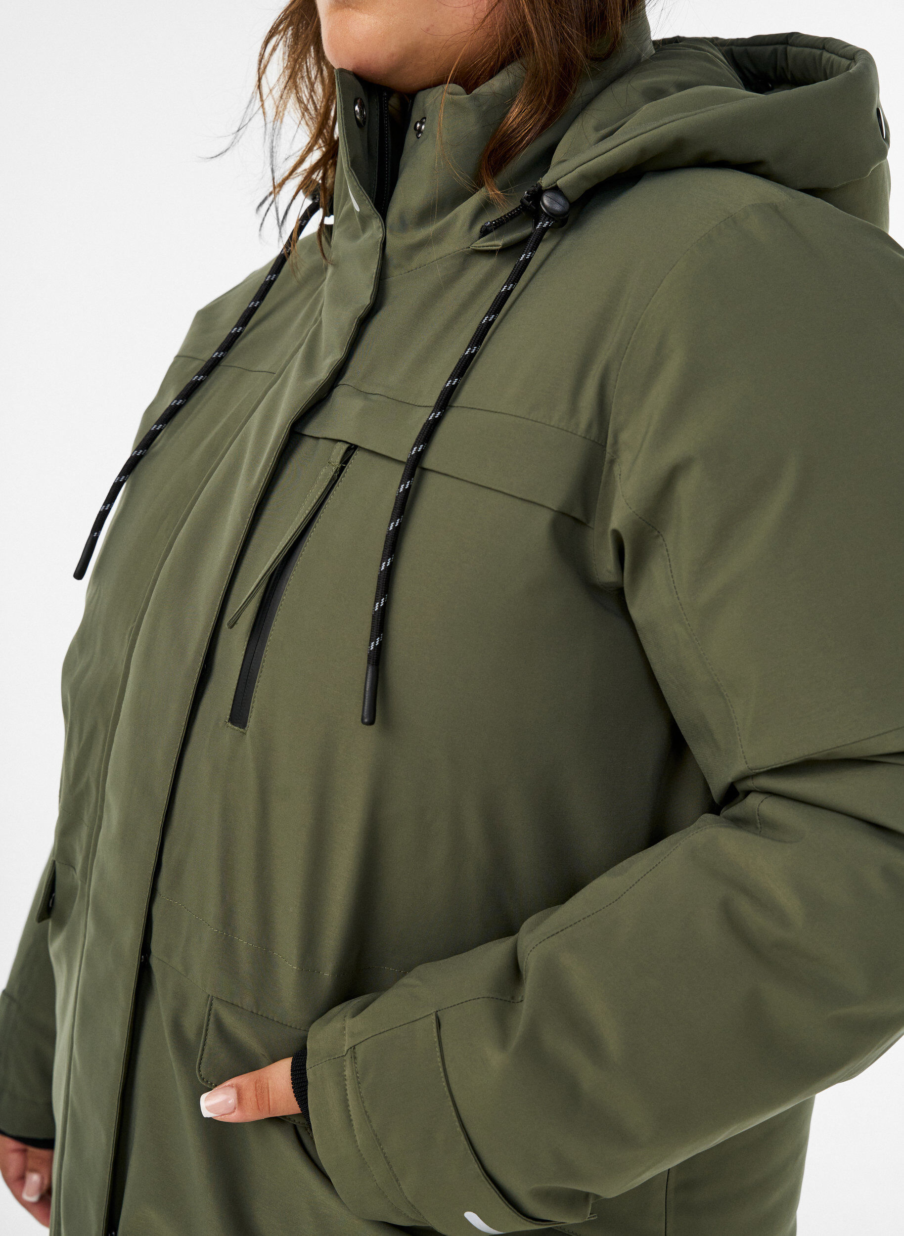 ZizziWasserabweisender Parka mit Kapuze und funktionalen Details, Gr&uuml;n, Model image number 3