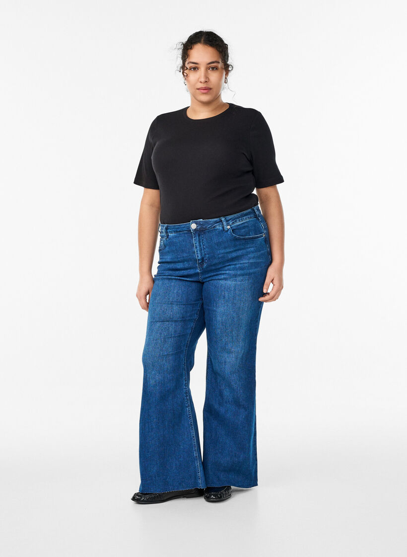 T-shirt basic c&ocirc;tel&eacute; avec col rond, Noir, Model image number 1