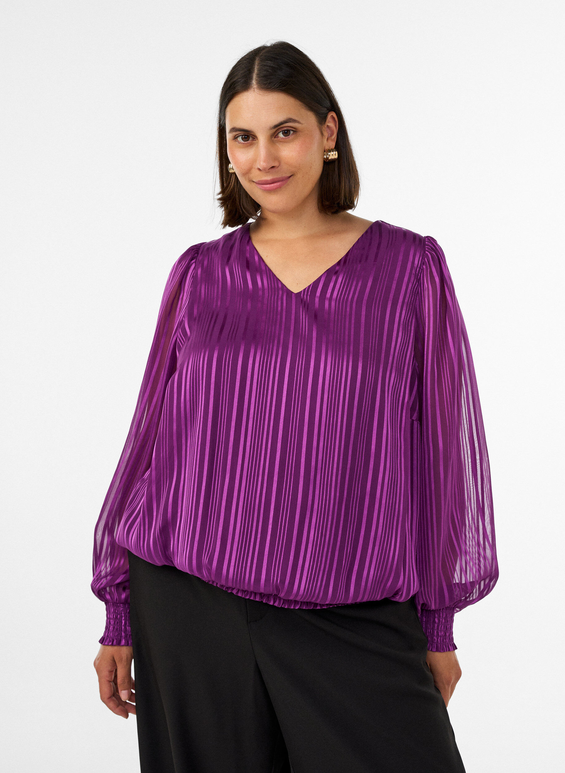 Gestreifte Bluse in Ballonform, Lila, Model