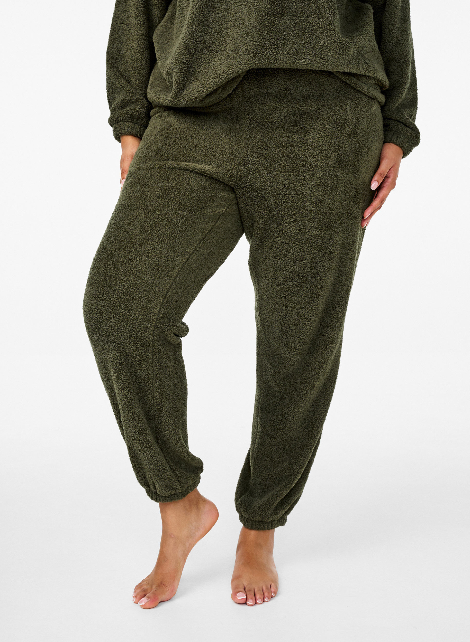 Zizzi Pantalon en peluche souple avec taille &eacute;lastiqu&eacute;e, Forest Night, Model image number 2