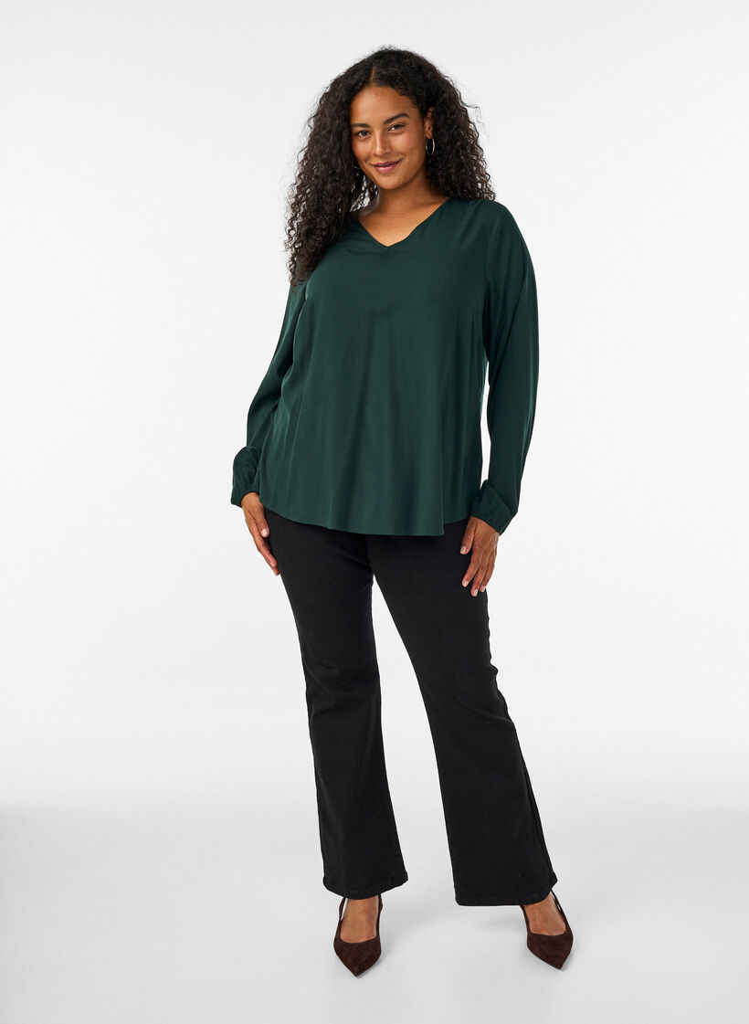Bluse aus Viskose mit V-Ausschnitt und abgerundetem Saum, Gr&uuml;n, Model image number 1