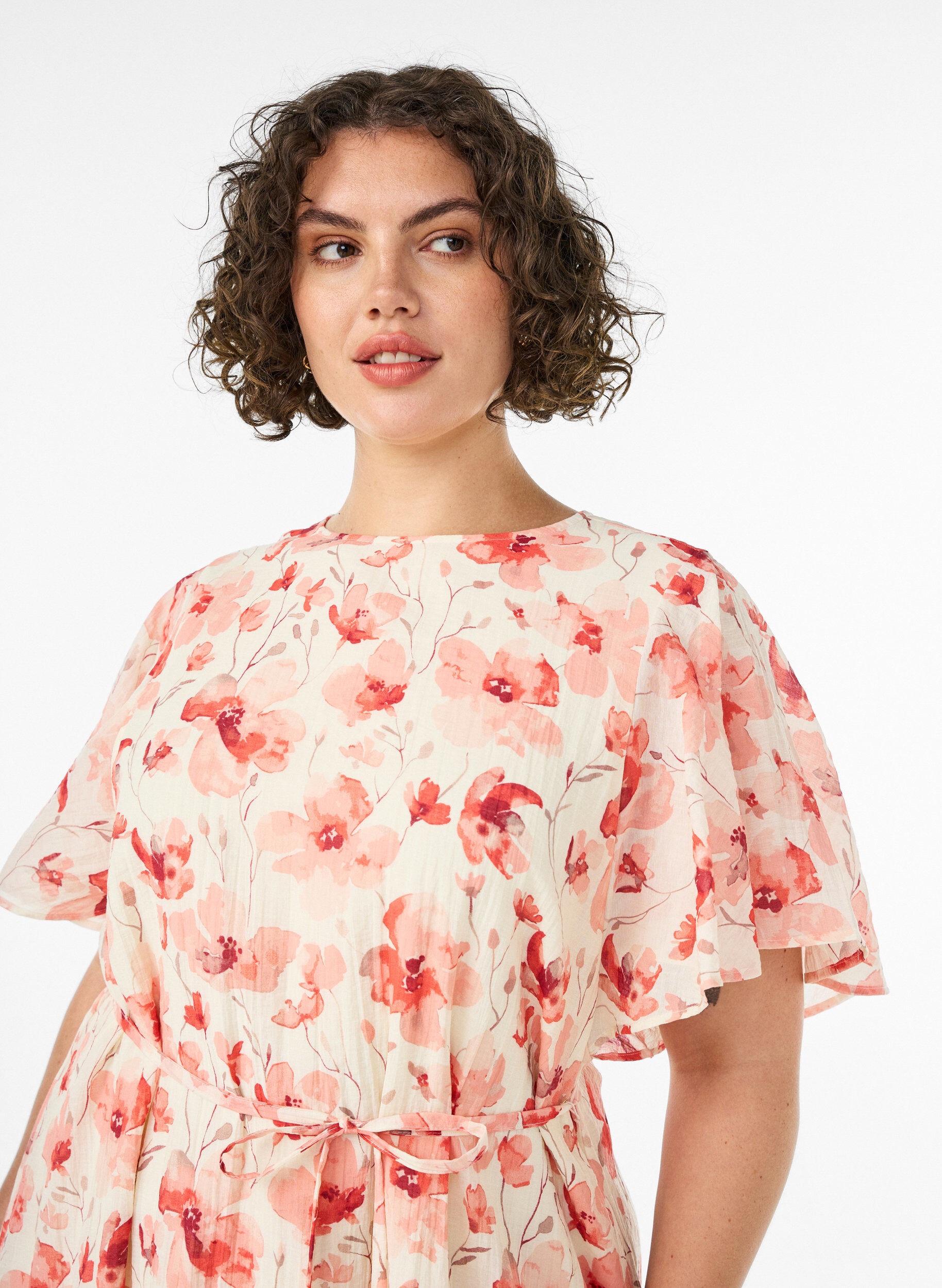 ZizziRobe longue avec manches papillon et taille &agrave; nouer, Rose, Model image number 2