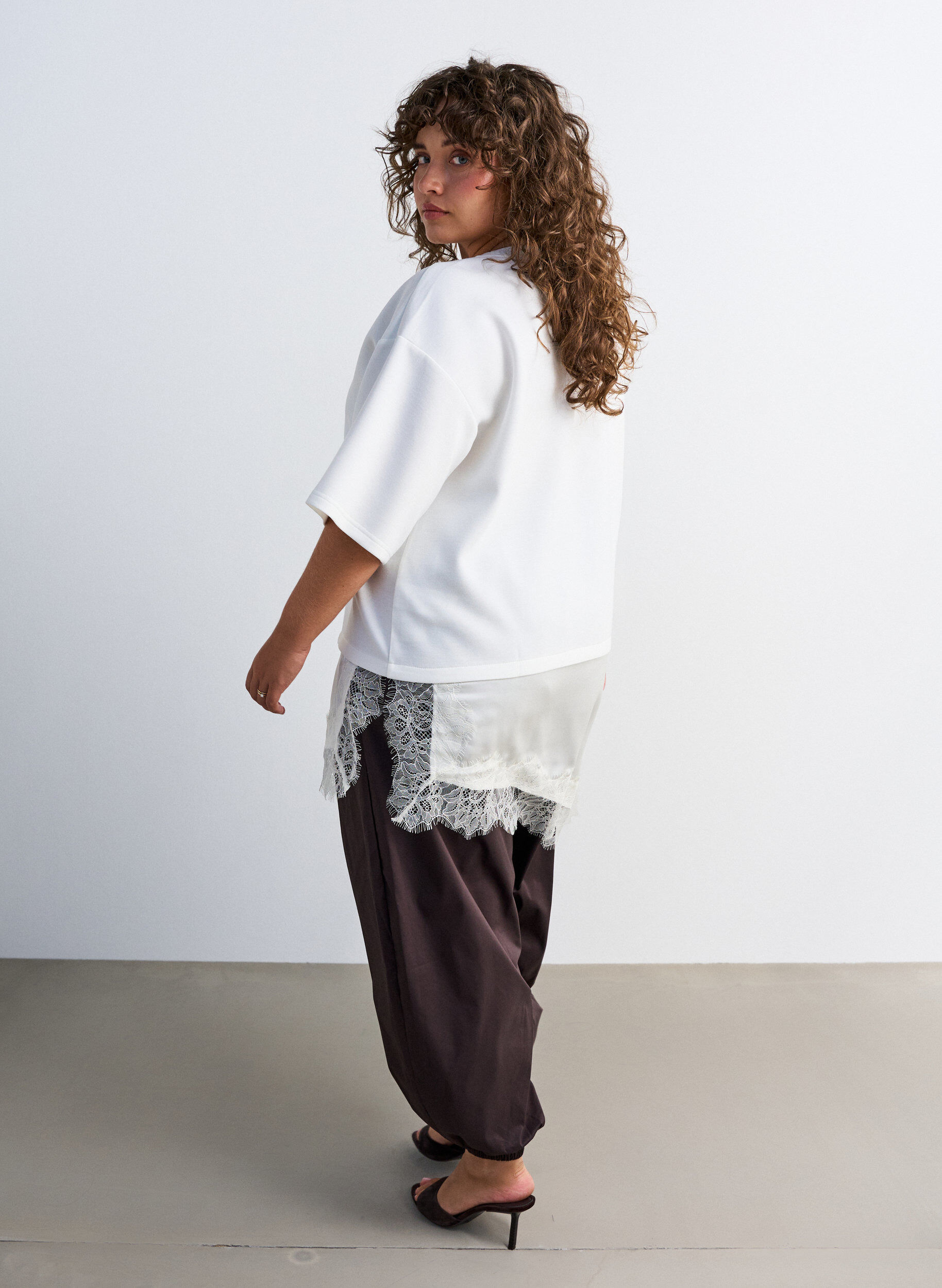 ZizziJerseybluse im Lagenlook mit Spitze, Vanille, Model image number 1