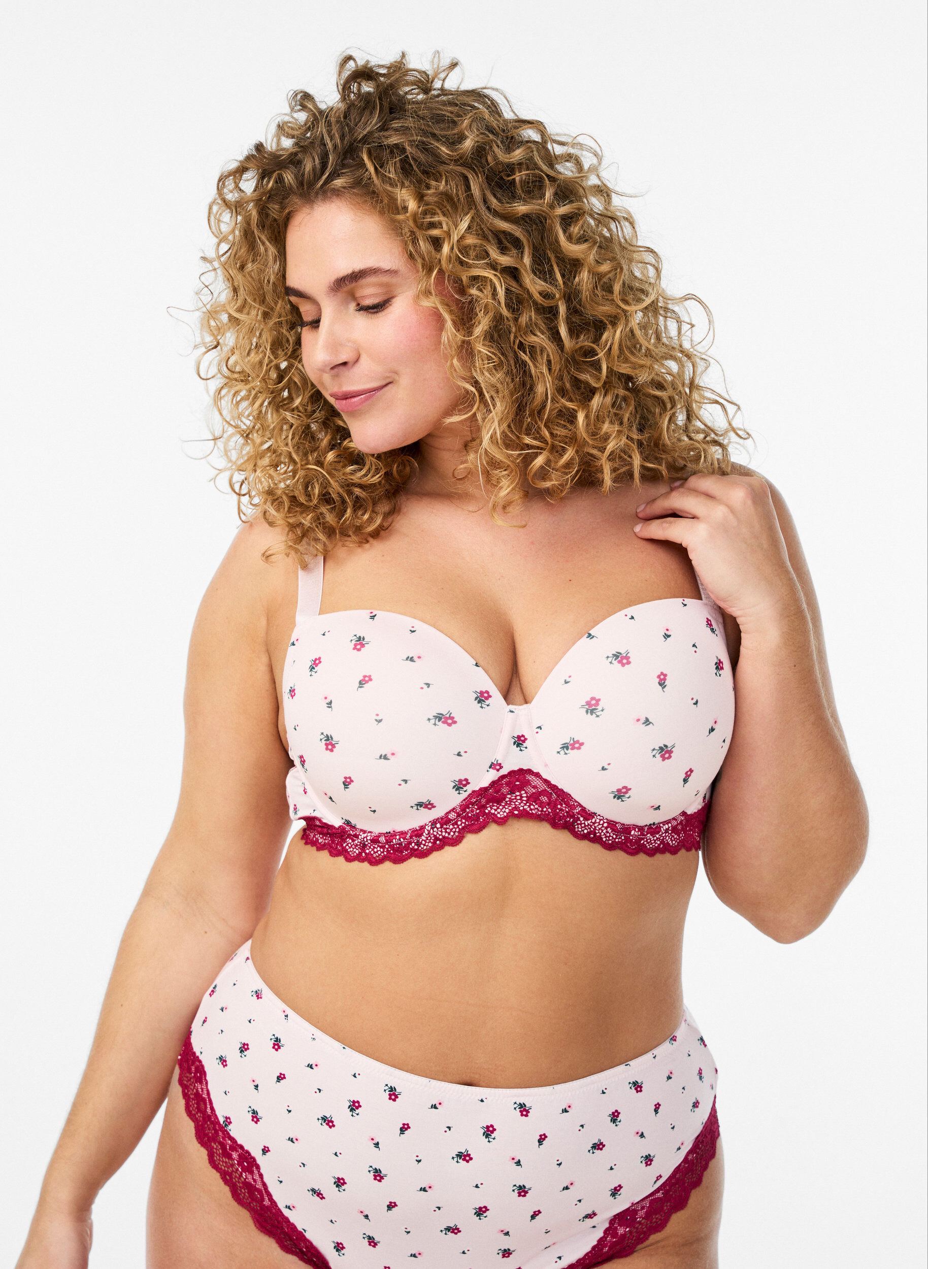 Soutien-gorge coqu&eacute; &agrave; imprim&eacute; floral et dentelle, Rose, Model